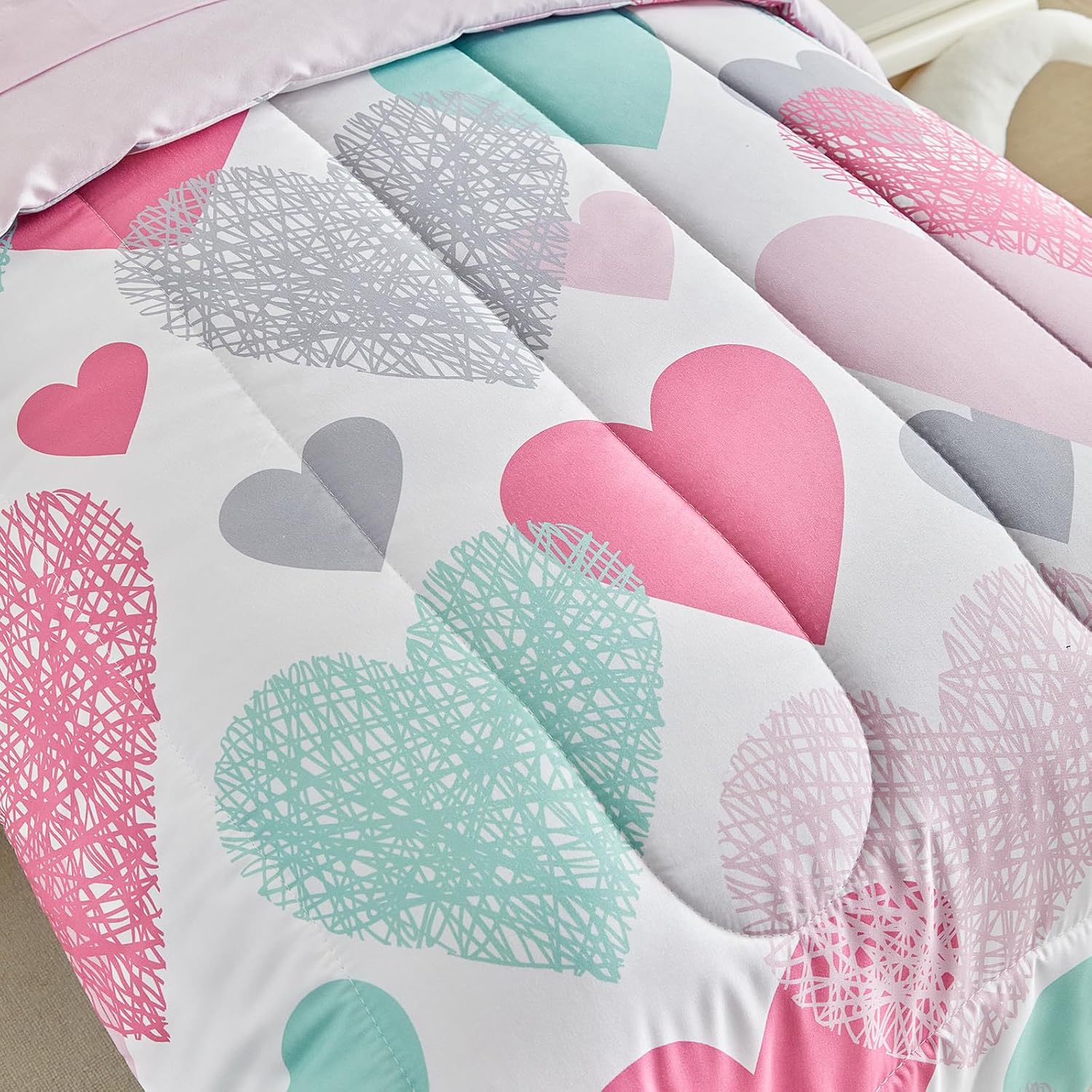 Kids Comforter Sheet Set - Soft and Breathable Bed Set Includes Quilted Comforter, Fitted Sheet, Flat Top Sheet, Pillowcase and Toddler Pillowcase - 4 Pieces Toddler Bedding Set White Pink Heart