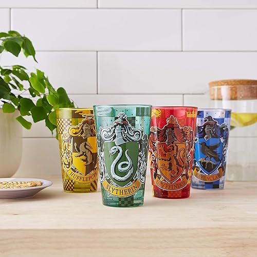 Miniatura 4 de Silver Buffalo Harry Potter Hogwarts House Crests with Checkers - Juego de 4 vasos de pinta, 16 onzas