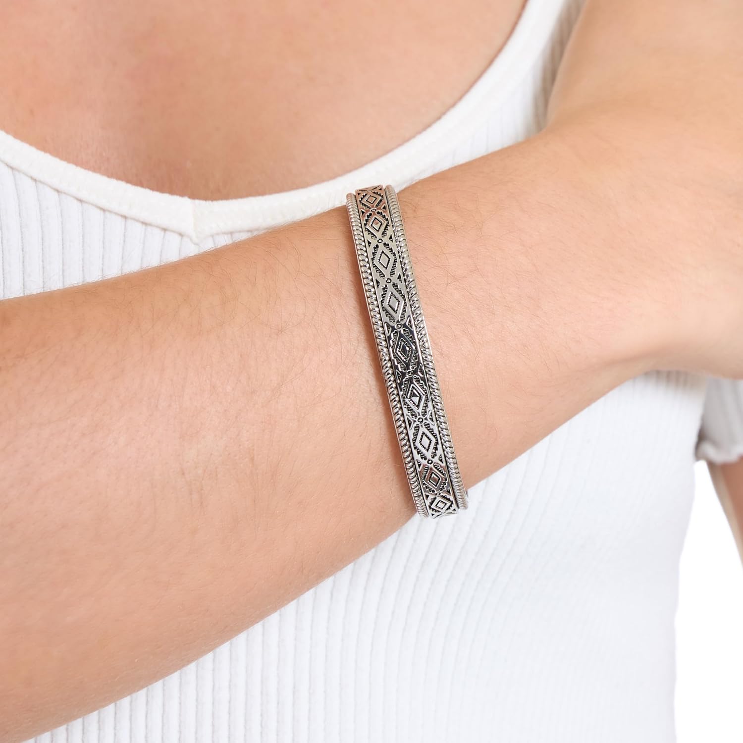 Amazon Essentials Silver Plated Southwestern Pring Cuff Bracelet - Image 4