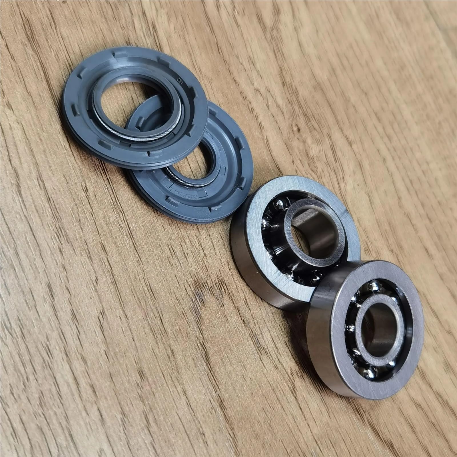 Anillo retén Juego de cojinetes de bolas y sellos de aceite para cigüeñal, compatibles con motosierras Husqvarna 135, 140, 435, 435E, 440 y 440E. Retén Aceite Cigüeñal(Bearing seal set)