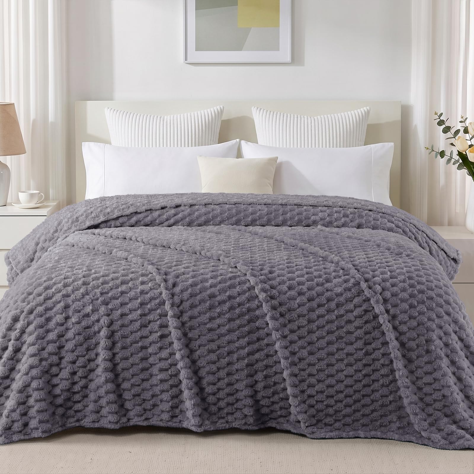 Exclusivo Mezcla 3D Fleece California King Blanket for Bed, Grey