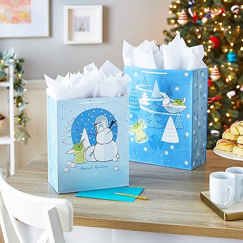 Miniatura 2 de Hallmark Star Wars The Mandalorian - Juego de bolsas de regalo (2 bolsas 1 grande de 13 pulgadas, 1 XL de 15 pulgadas) "Galaxy's Greetings", Grogu