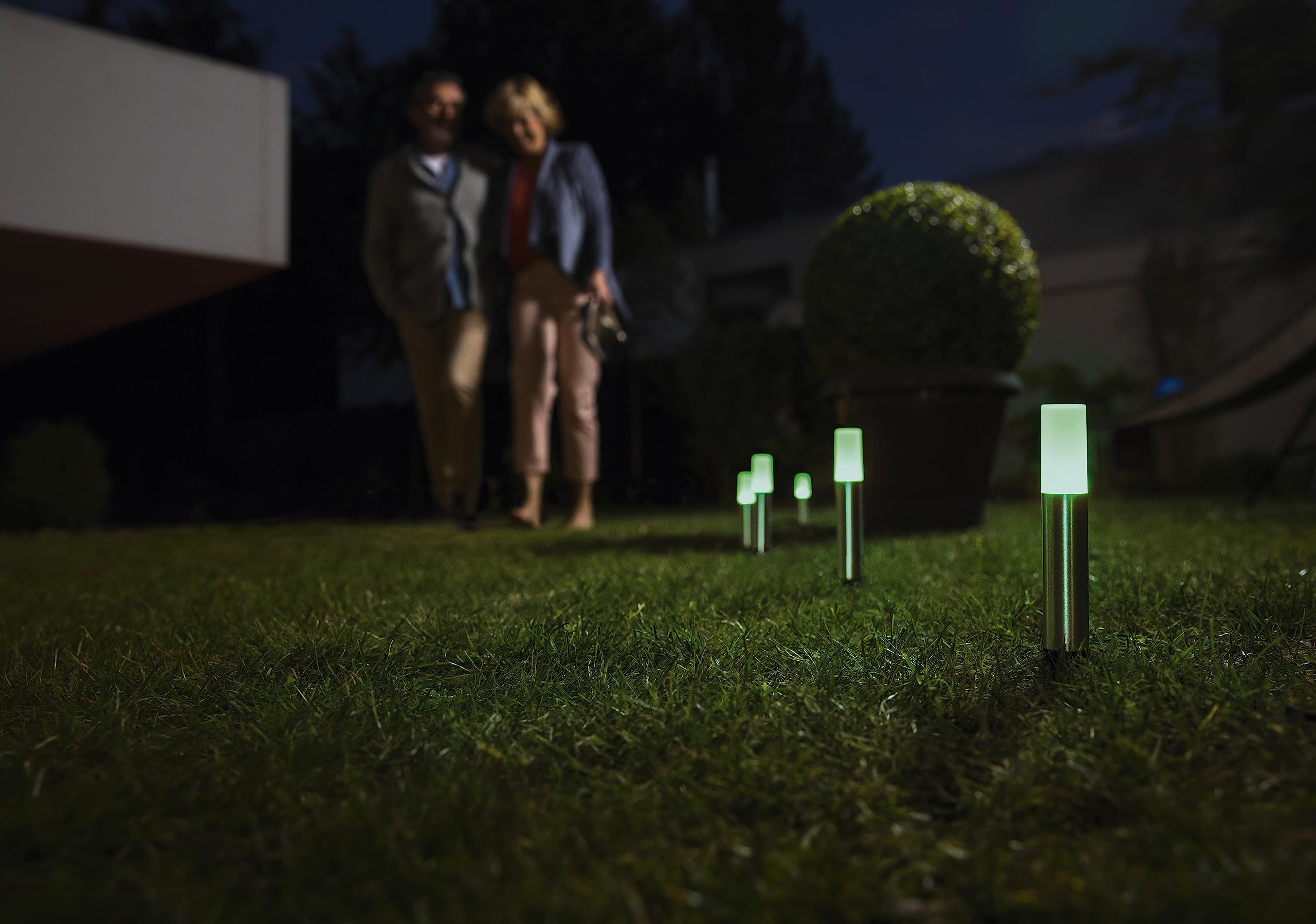 LEDVANCE Inteligentna lampa ogrodowa z technologią ZigBee, 16 mln kolorów RGB, ciepła biel do białego światła dziennego, regulowana (2000 – 6500 K), sterowana za pomocą Alexa, Smart + ZB słupek