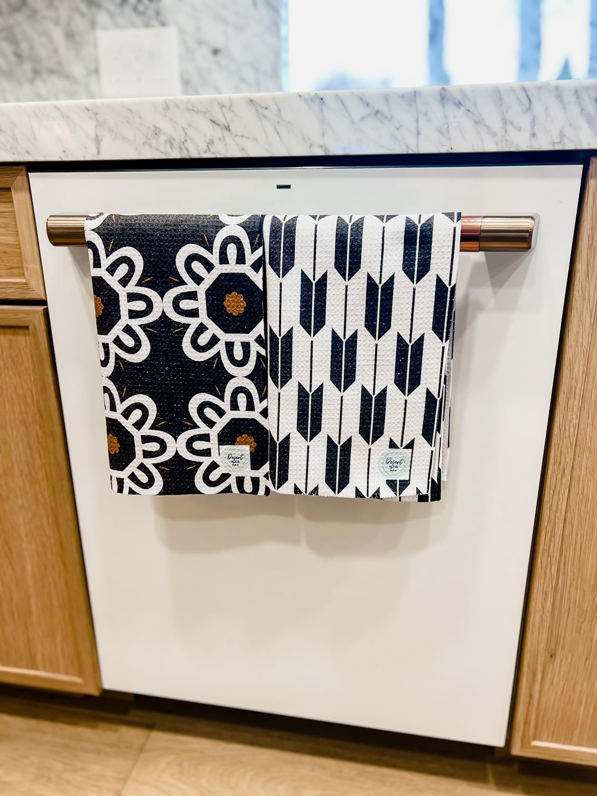 Paquete de 2 Toallas de Cocina de Doble Cara || Toallas de Cocina || Secado rápido || Impresiones de diseñador || Altamente absorbentes || Gancho para Colgar (Negro)