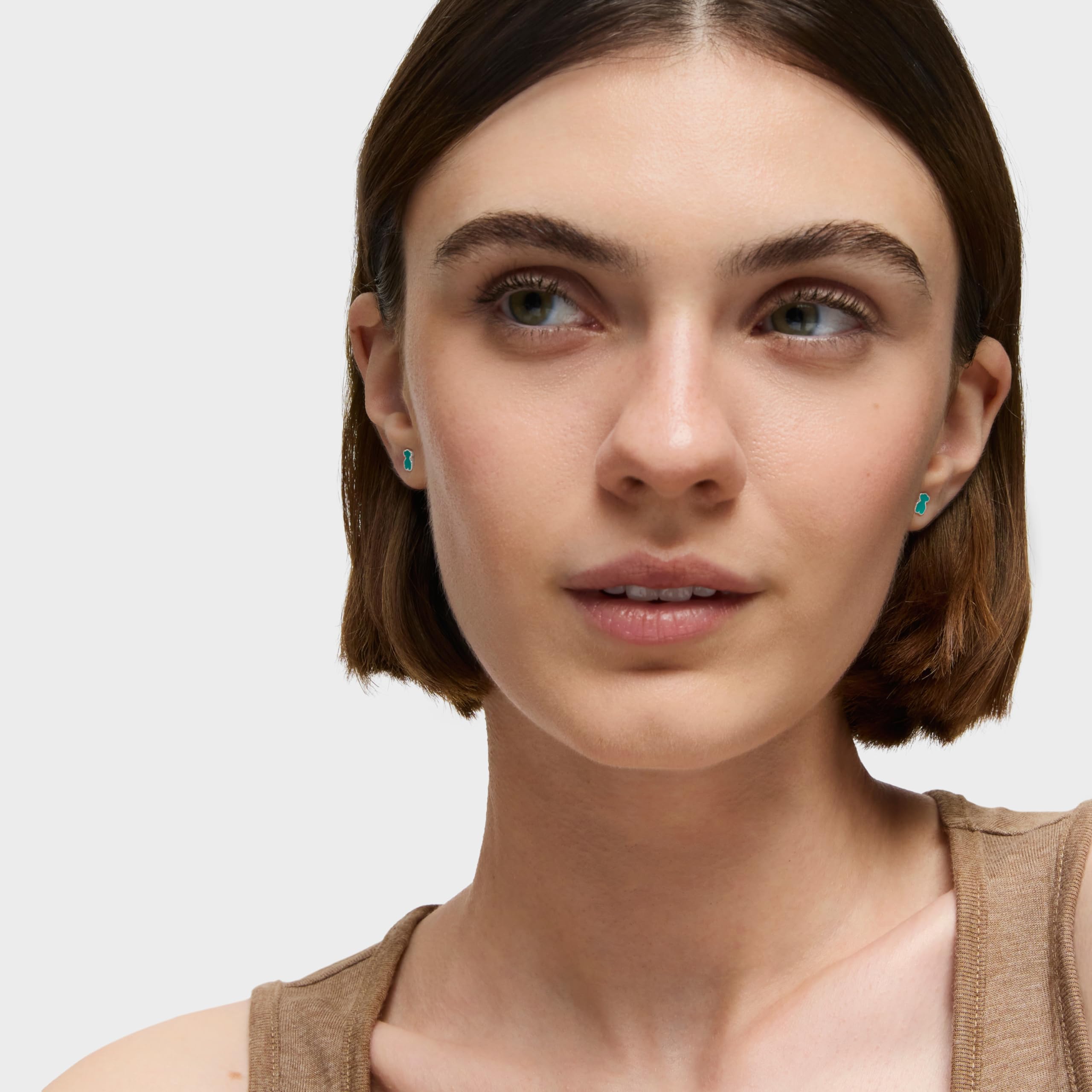 TOUS Pendientes de Plata de Primera Ley para Mujer con Motivo Oso de 0.6 cm y Cierre de Presión, Simple y Versátil, Colección Muffin