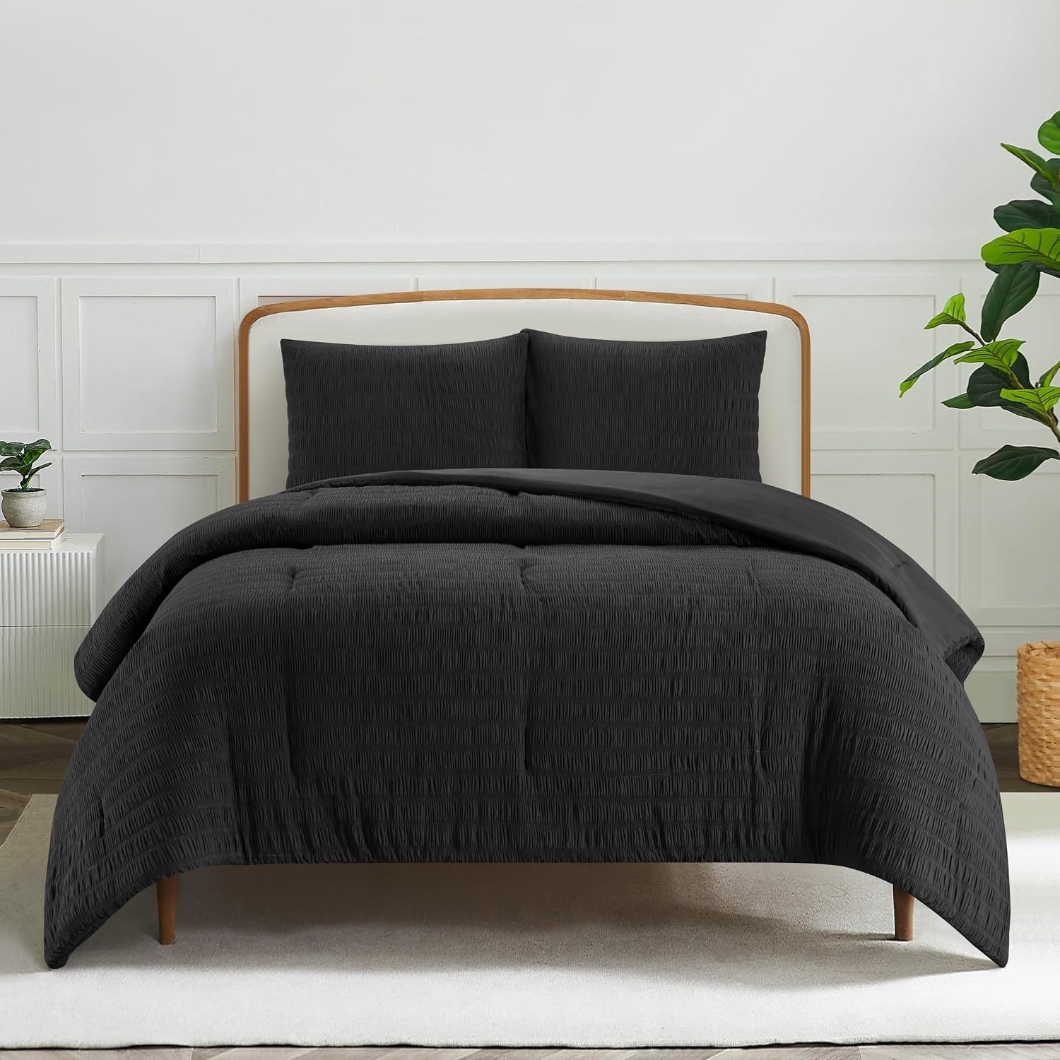 3-Piece Seersucker Comforter Set, Full/Queen Size Black Bedding, Ultra Soft, Lightweight & All-Season Comforter with Matching Shams