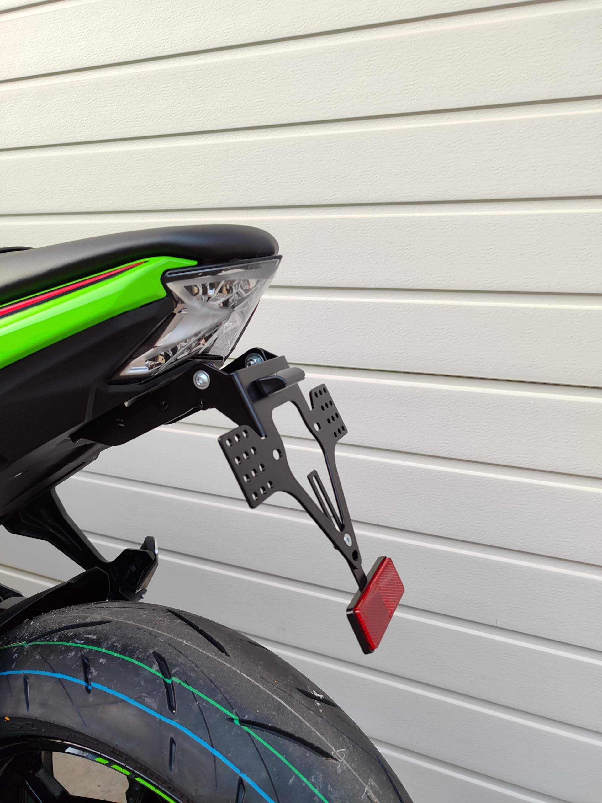 Kennzeichenhalter GroFaTec kompatibel mit Kawasaki z650 Ninja 650 17-26 EVO Set Kennzeichenträger Nummernschild kurzes Heck Heckumbau Porta Targa Z650 OEM Blinker