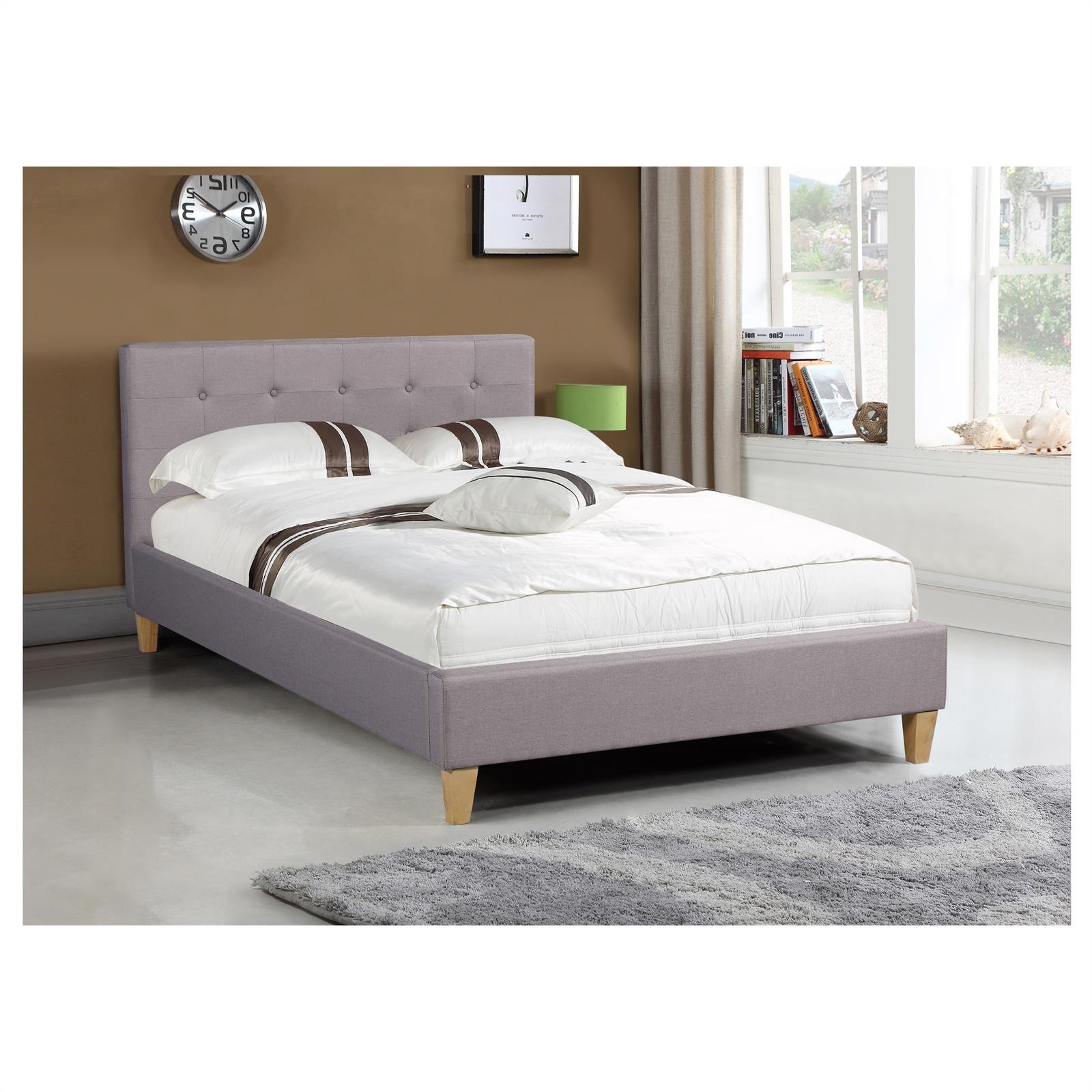IDIMEX Lit Simple pour Adulte Lille Couchage 120 x 190 cm 1 Place et Demi / 1 Personne, avec sommier et Pieds Coniques en Bois, revêtement en Tissu capitonné Gris