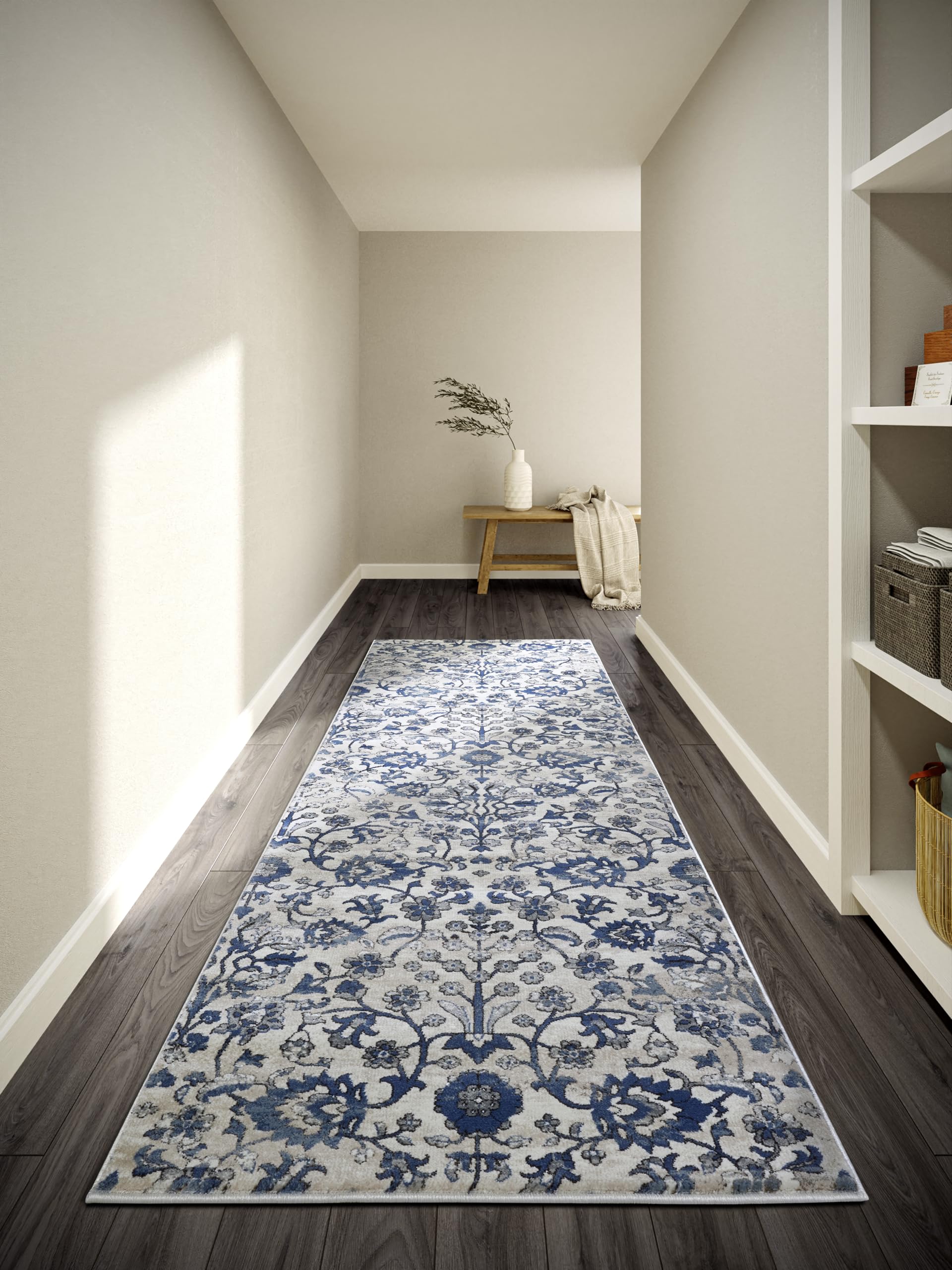 Villeroy & Boch Tapis Ernest à Poils Courts - Tapis de Salon Classique - Tapis Traditionnel pour Salon, Chambre à Coucher, Salle à Manger, Couloir, Cuisine - Bleu crème, 80 x 240 cm