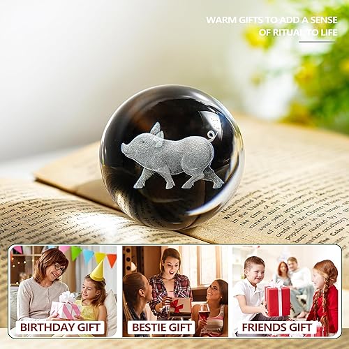 Miniatura 5 de ZEERSHEE Bola de cristal transparente 3D de 2.362 in con soporte, figura coleccionable de cerdo de cerdo para oficina en casa