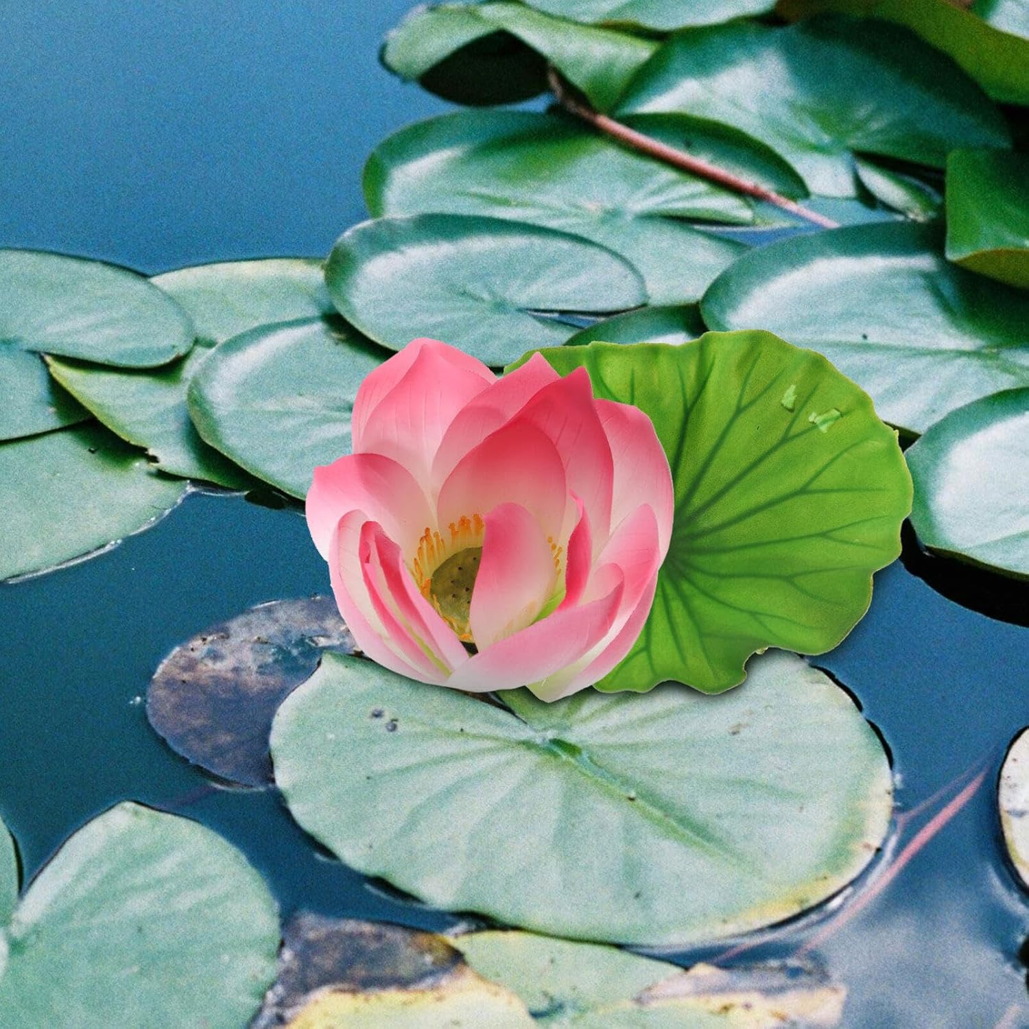 PRETYZOOM Artificial Lotus Leaf Decoration 31.49 Inch Floating Lily Pads for Pond Aquarium and Home Decor Realistic Simulated Lotus Stems with 7 Leaves