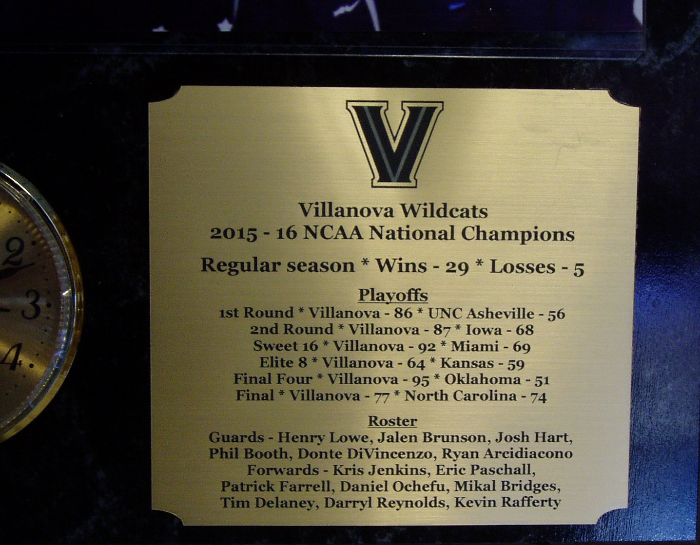 GFSF 2016 NCAA Champions Villanova Wildcats Team Photo Clock Plaque with Engraved nameplate