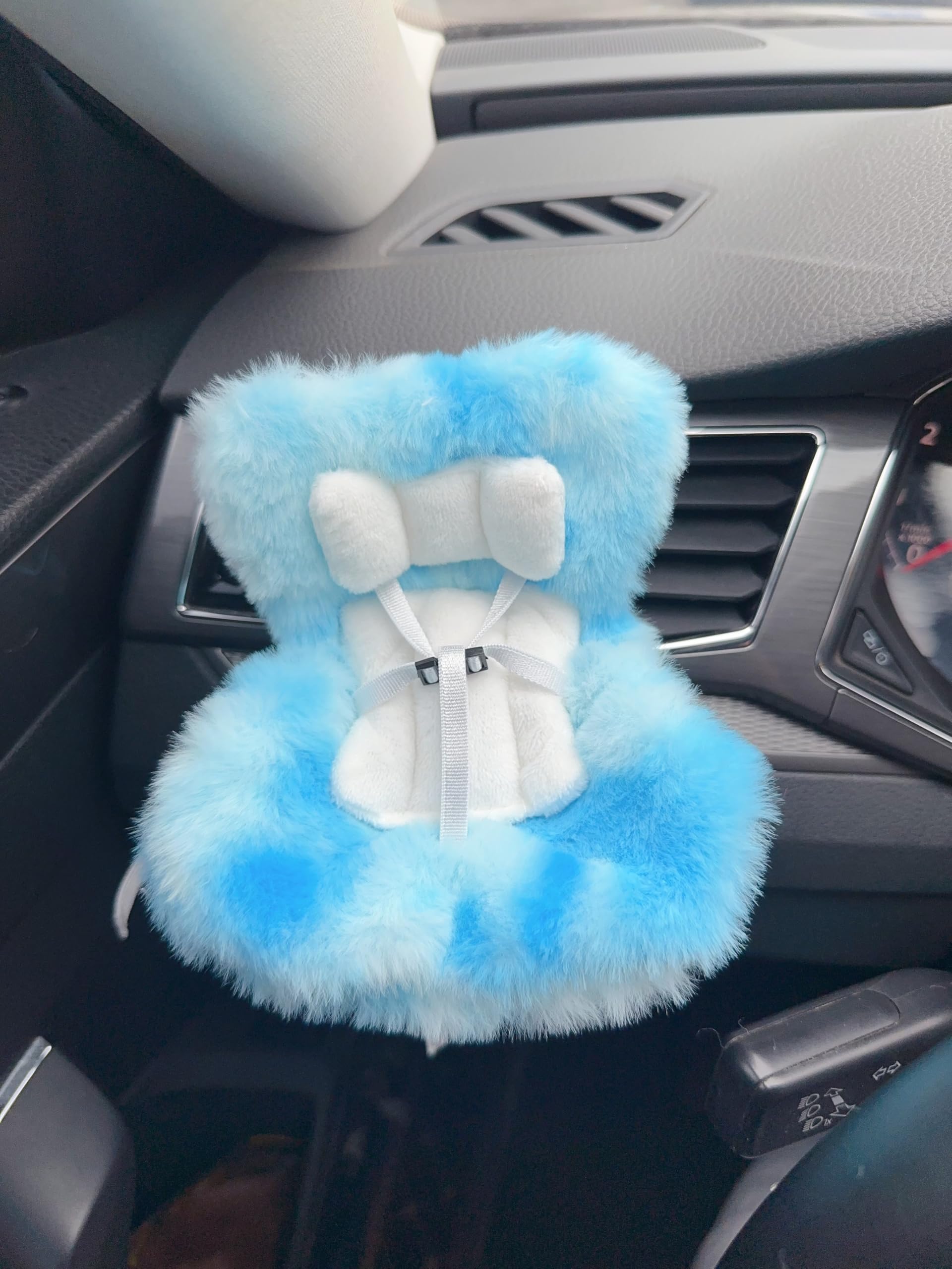 Doll Car Seat for 17cm Dolls with Air Vent Clip and Desktop Stand, Cute and Functional Car Ornament for Blind Box Doll Fans, Collectors (Blue Ombre)