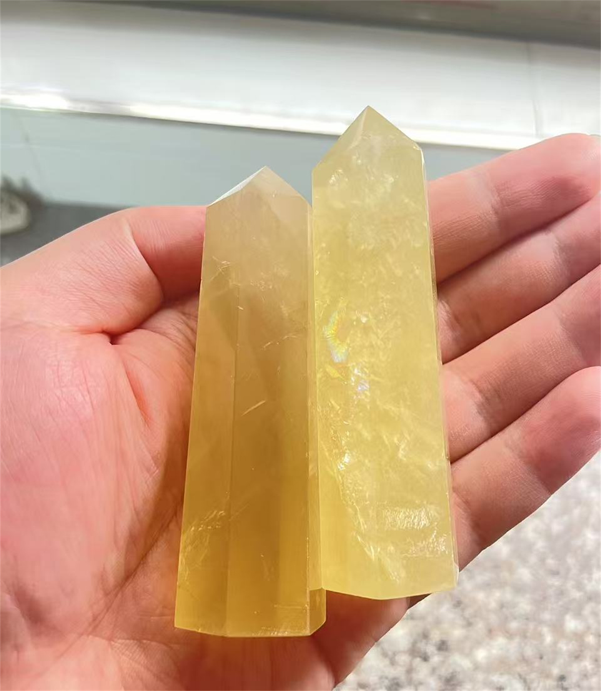 Amazon.co.jp: 水晶の柱 六角柱 黄水晶の柱 クリスタル 開運浄化