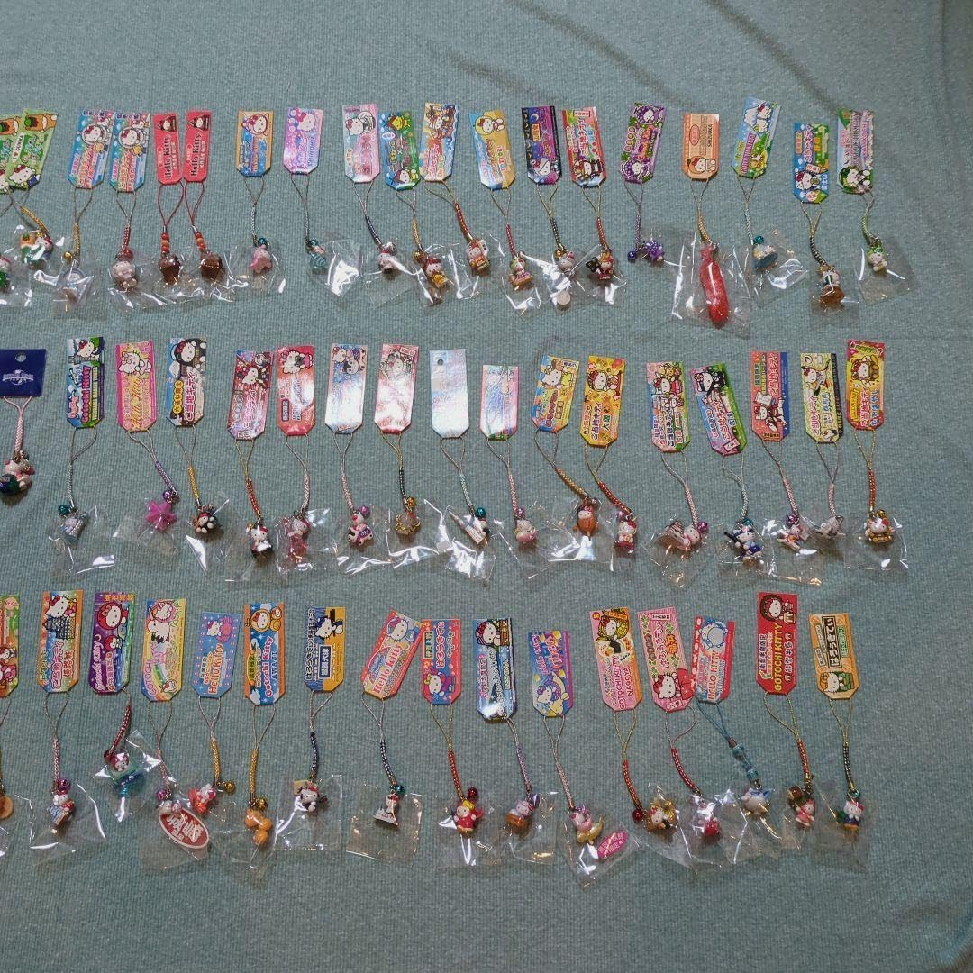 ご当地キティちゃんチャーム74個まとめ売り