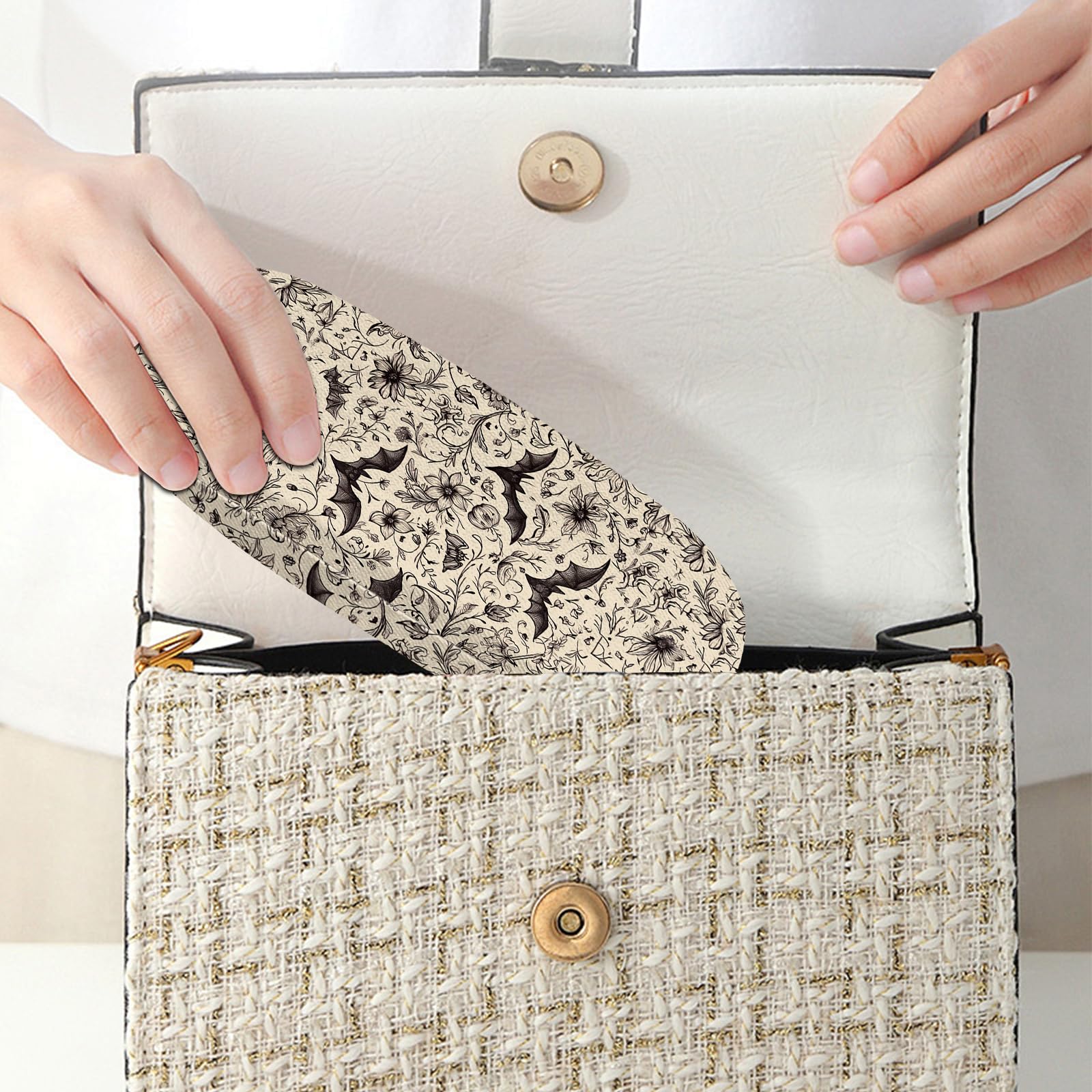 Cabreche Glasses Case Hard Shell Eyeglass Portable Glasses Eyeglasses Holder Box with Cleaning Cloth Women Girls Men Cute: Ab2-bat