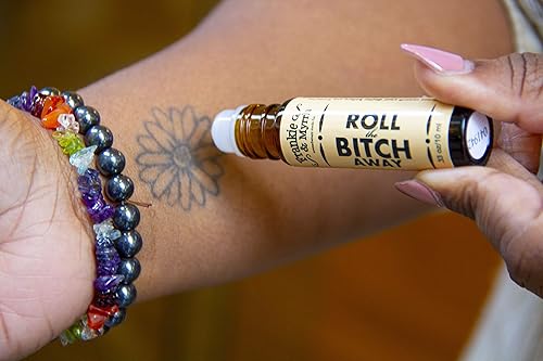 Miniatura 5 de Frankie and Myrrh Roll The Bitch Away  PMS, estado de ánimo, relajación, aromaterapia, roll-on  Lavanda, bergamota, salvia clara, geranio, mezcla de