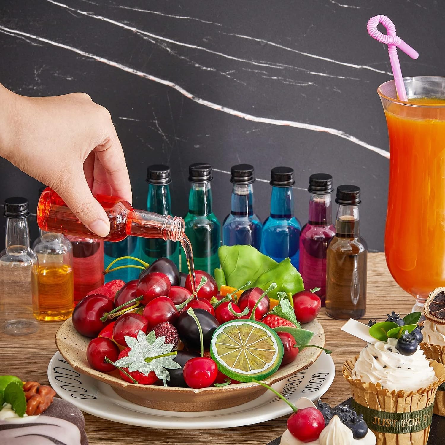 Mini Botellas Licor 50 ML con Tapón Rosca Negro 2 Embudos 24 Piezas