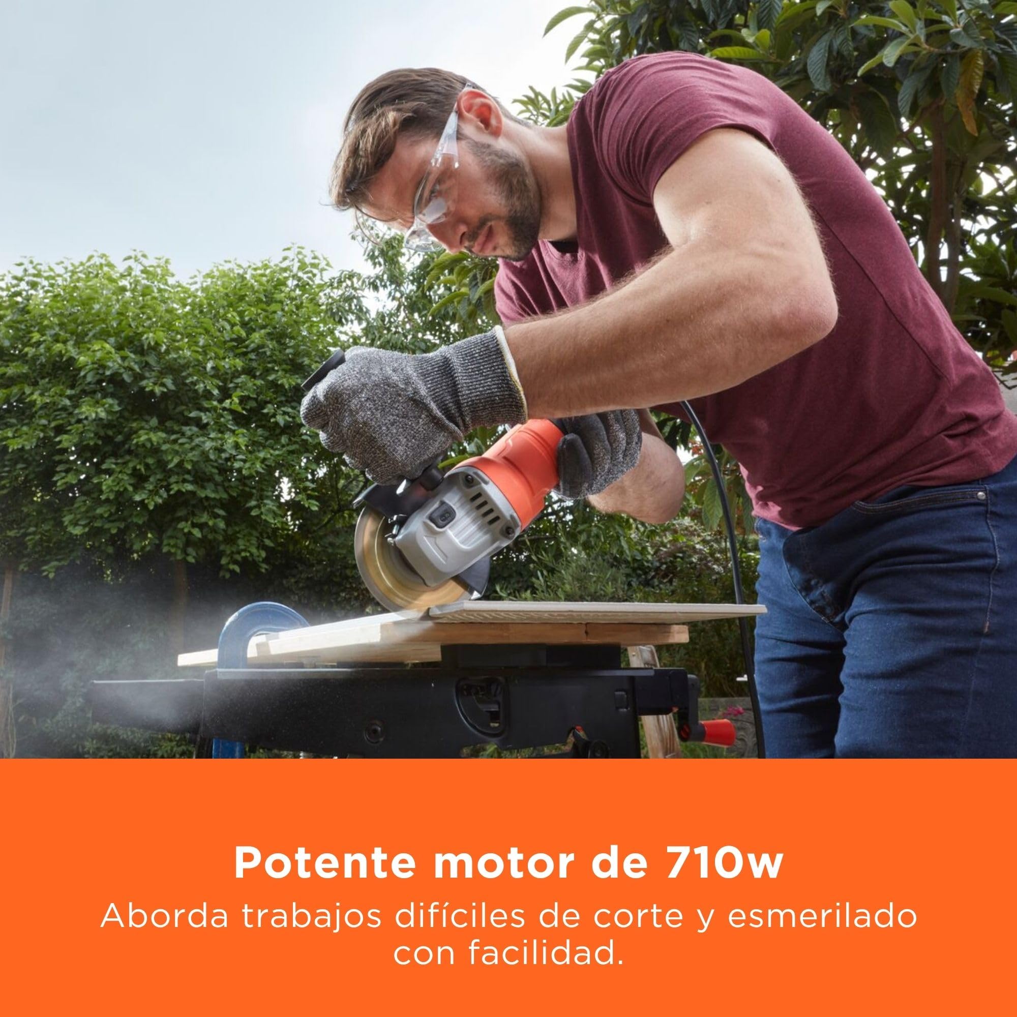 BLACK+DECKER Amoladora angular compacta con cable de 15mm 710W, BEG010-QS,
