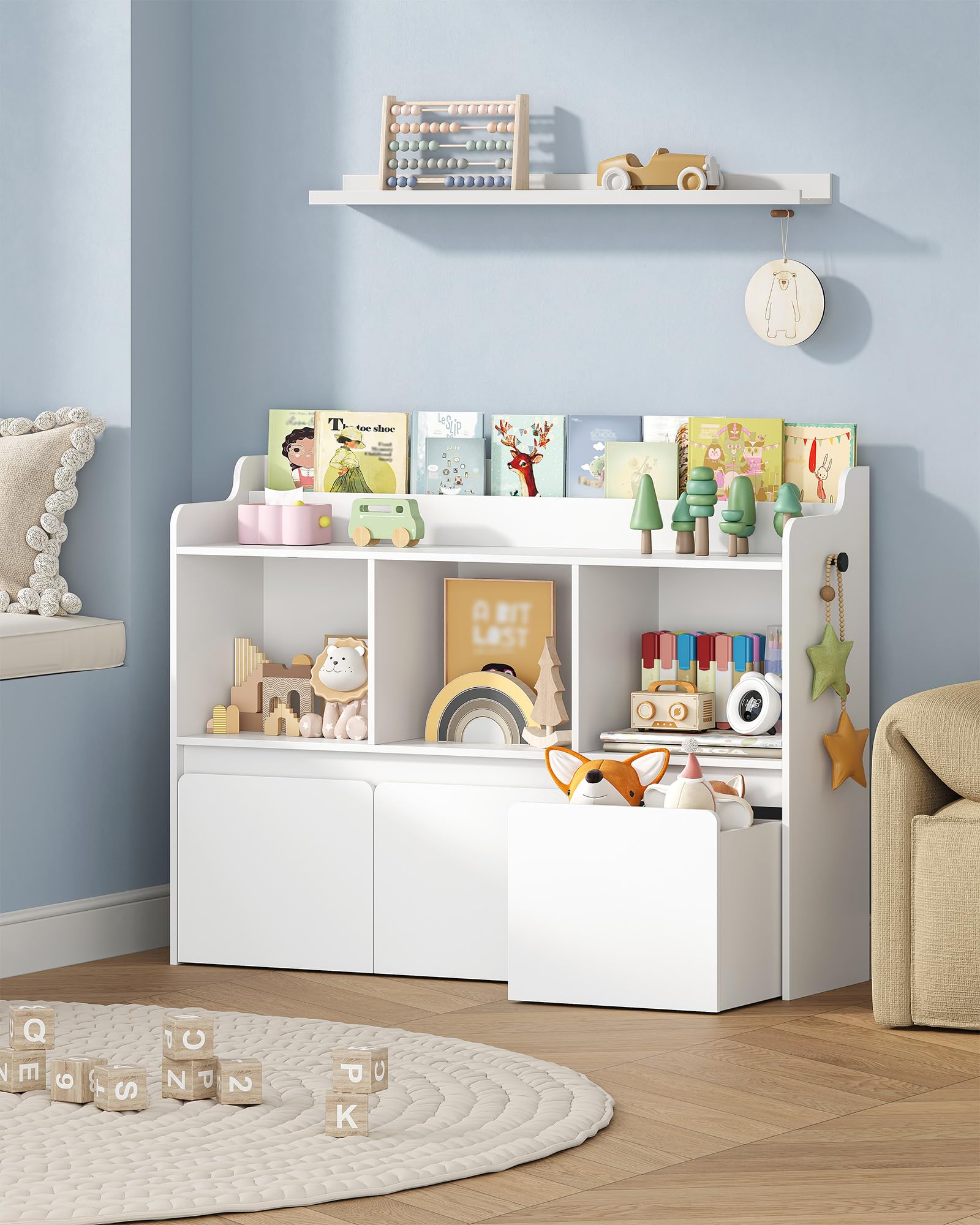 Hzuaneri Libreria per bambini con portariviste, mobile contenitore con 3 vani aperti e 3 scatole portaoggetti su ruote, camera bimbi, soggiorno, studio, 30×108×80 cm, bianco KB26003X