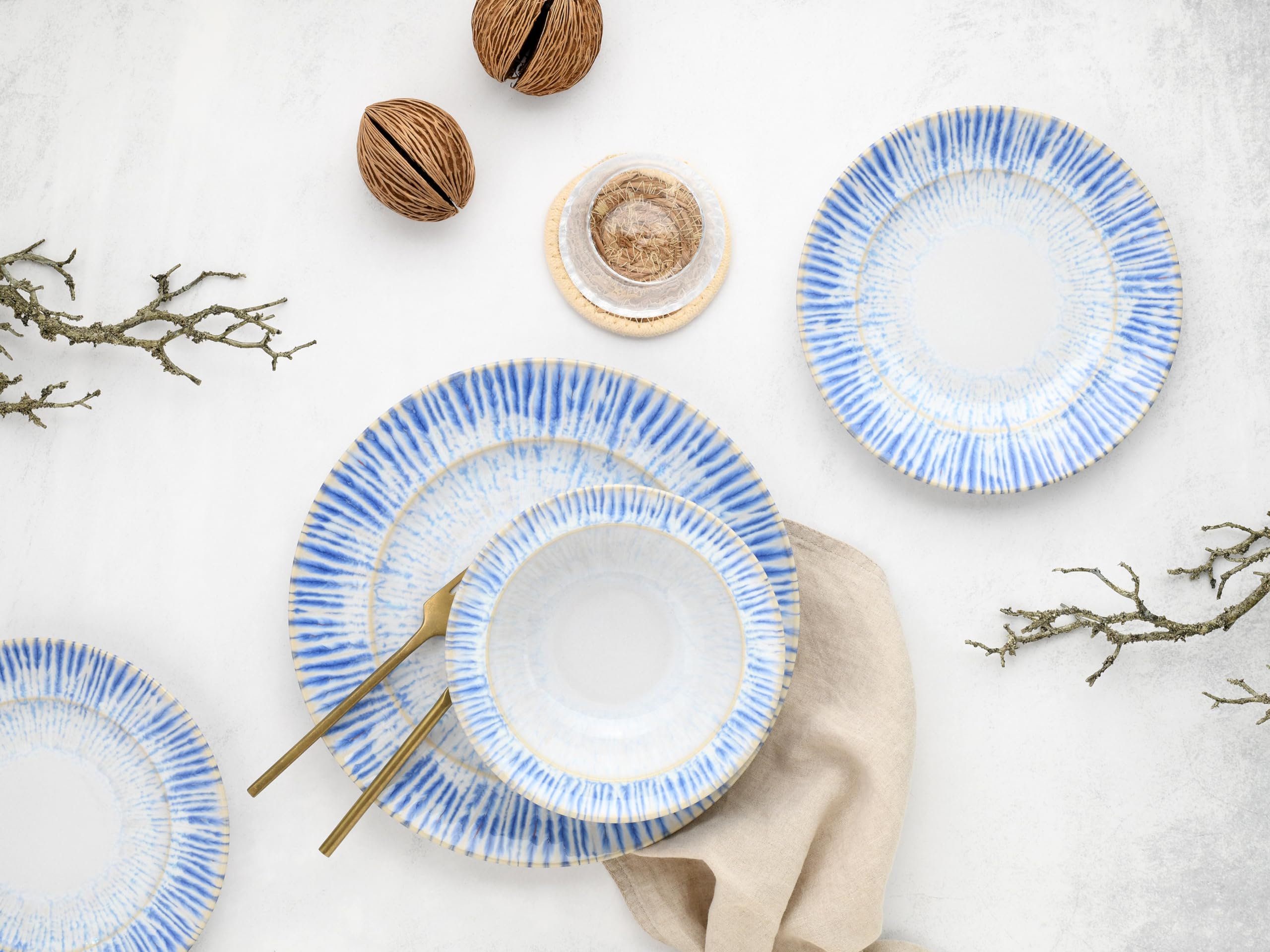 Creatable, 23717, Serie Rondo Summertime, 12-teiliges Geschirrset für 4 Personen, Teller Set aus Steinzeug, spülmaschinen- und mikrowellengeeignet, Made in Portugal