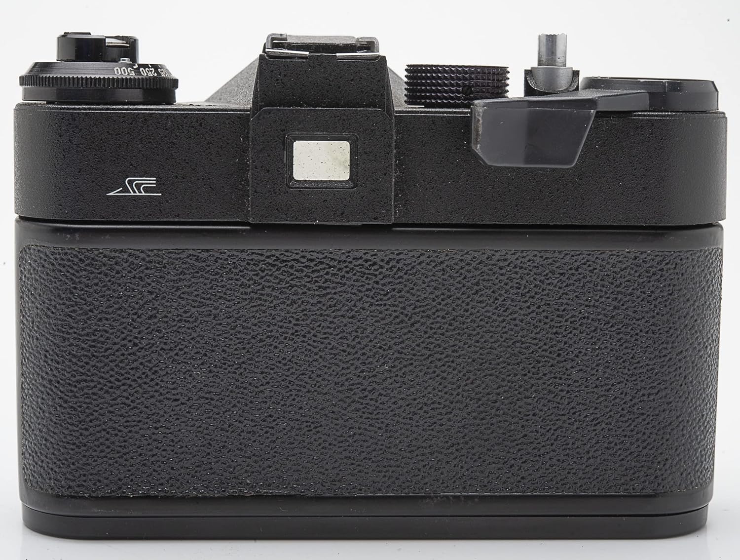 Atzekoa view of the Zenit ET camera body, showing the textured grip and viewbilatzailea.