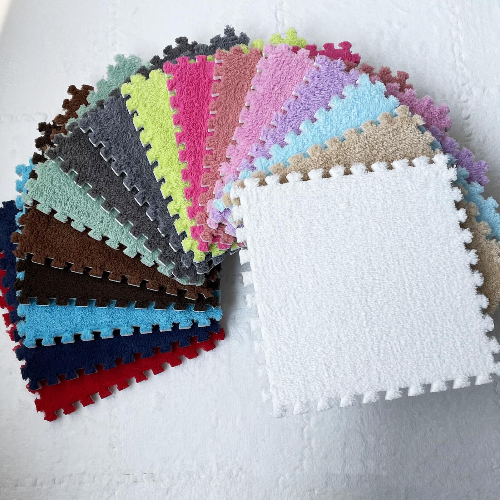 Tapis de sol en mousse souple en peluche, 150 pièces, 144 pieds carrés, tapis de jeu carré, salle de jeux, dalles de moquette emboîtables, chambre à coucher, 12x12 pouces (rose + violet 0,23 pouces)