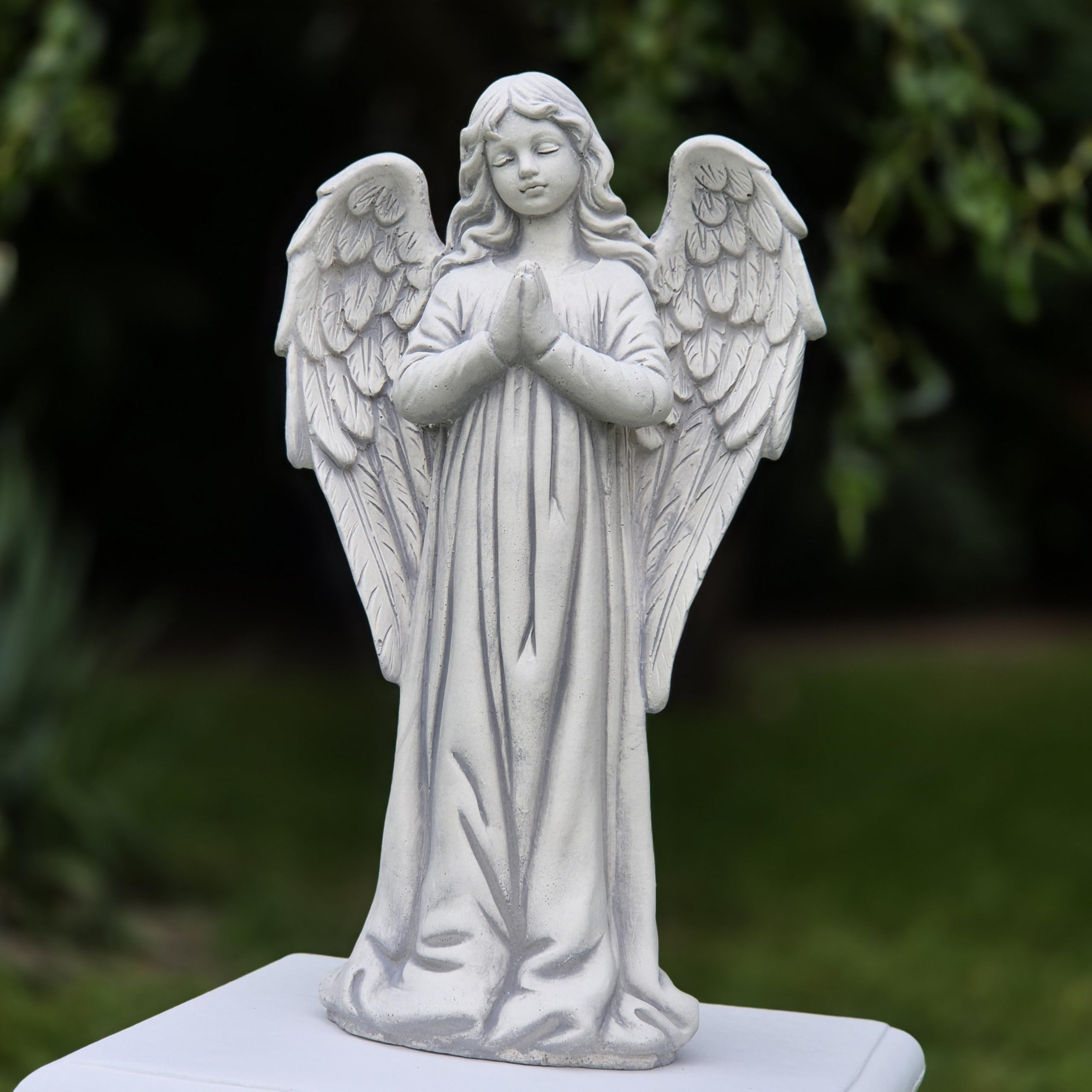 FABRIQ Figurka anioła ze skrzydłami 31 cm – Rzeźba z odlewu kamiennego 3 kg – Religijna dekoracja ogrodowa – Odporna na warunki atmosferyczne i mróz