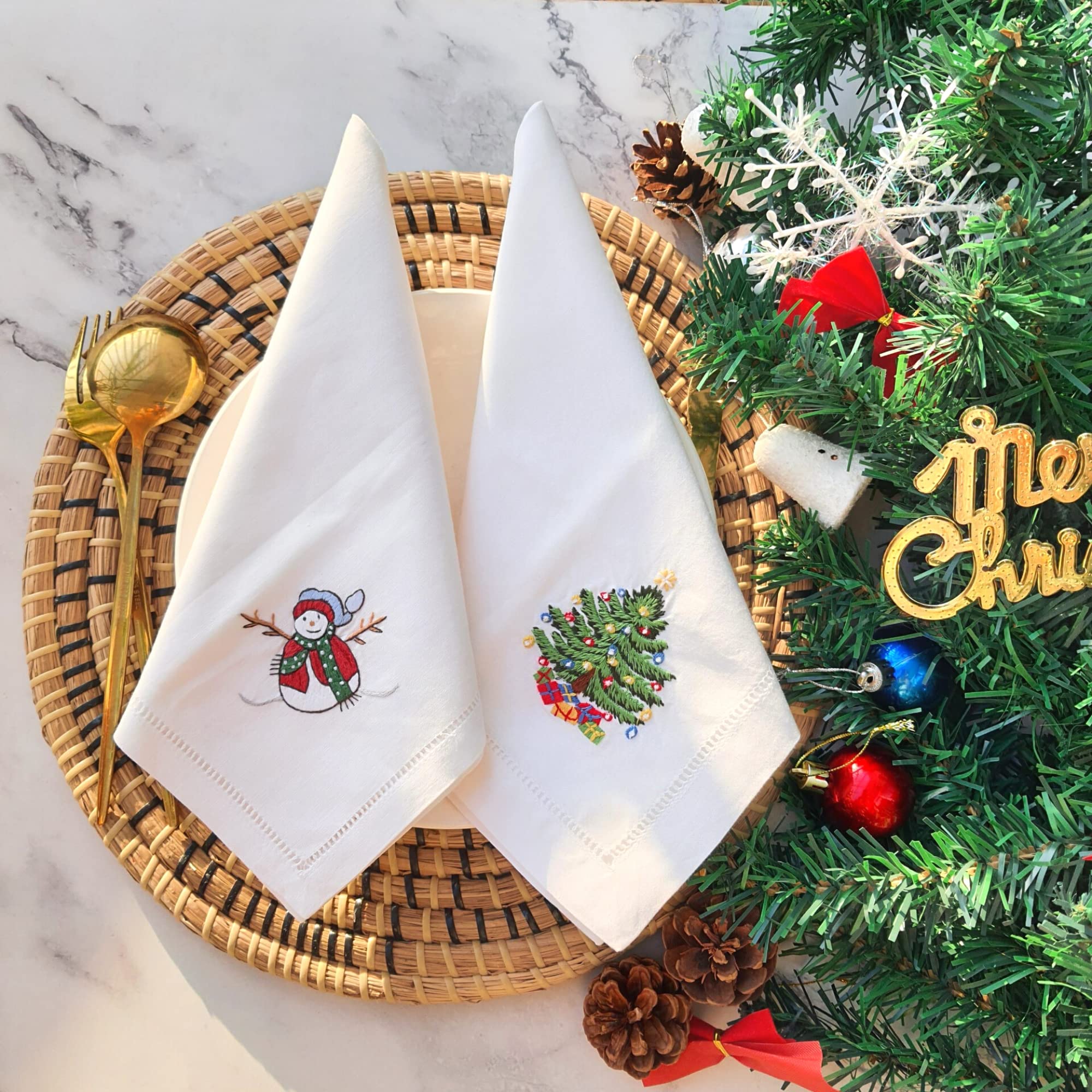 HCRAFT Bestickte Baumwoll-Tischservietten, Stoffservietten, 4 Stück, 45,7 x 45,7 cm, Weihnachtsserviette, quadratischer Stoff, Esszimmer, Servietten, Stoff, maschinenwaschbar, Weihnachtsservietten,