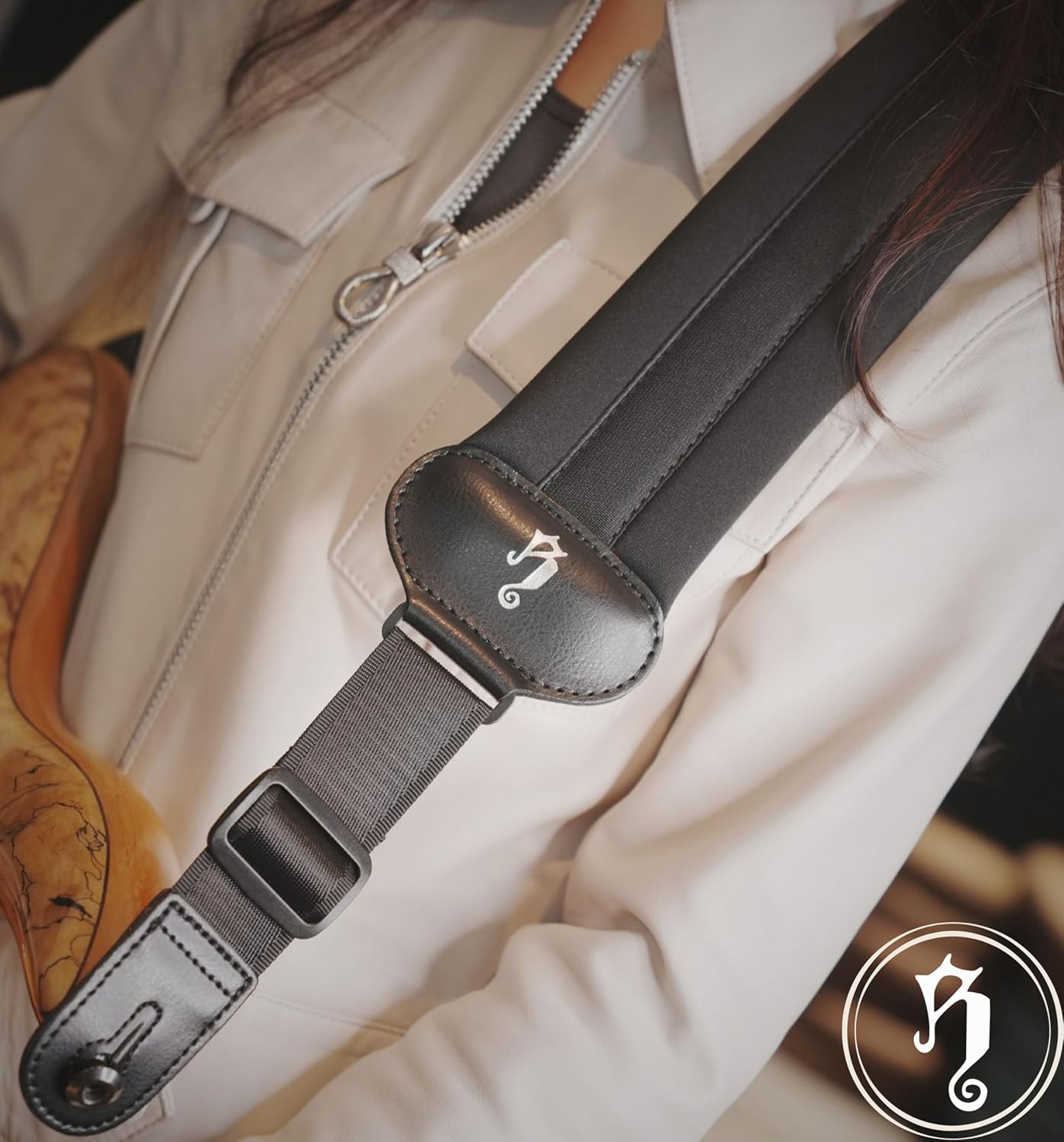 rockyou Classic Comfort Weight-Relief Guitar Strap, Black Splash-Resistant Fabric, 3” Wide Thick Padding, Built-in Pick Holder, New Leather Ends