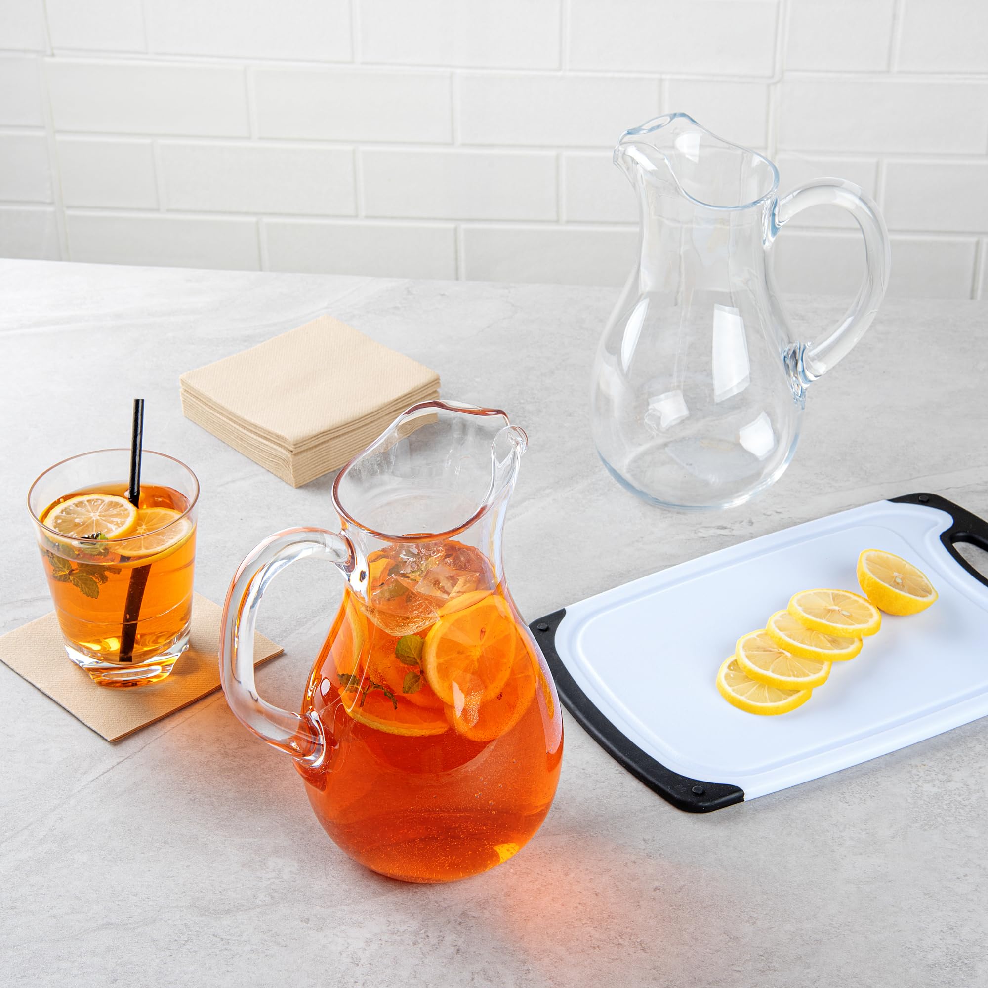 BEV Tek - Jarra de agua de 1,615.9 g, 1 jarra de agua resistente, lavavajillas, inastillable, de policarbonato transparente, para todo tipo de bebidas Restaurantware