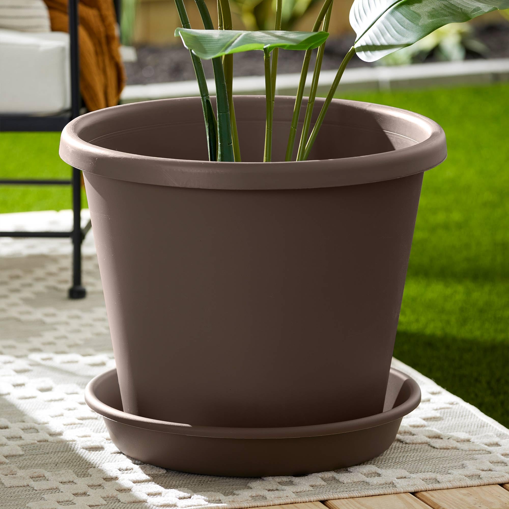Amazon.com: The HC Companies Classic Plastic 21 Inch Round Plant