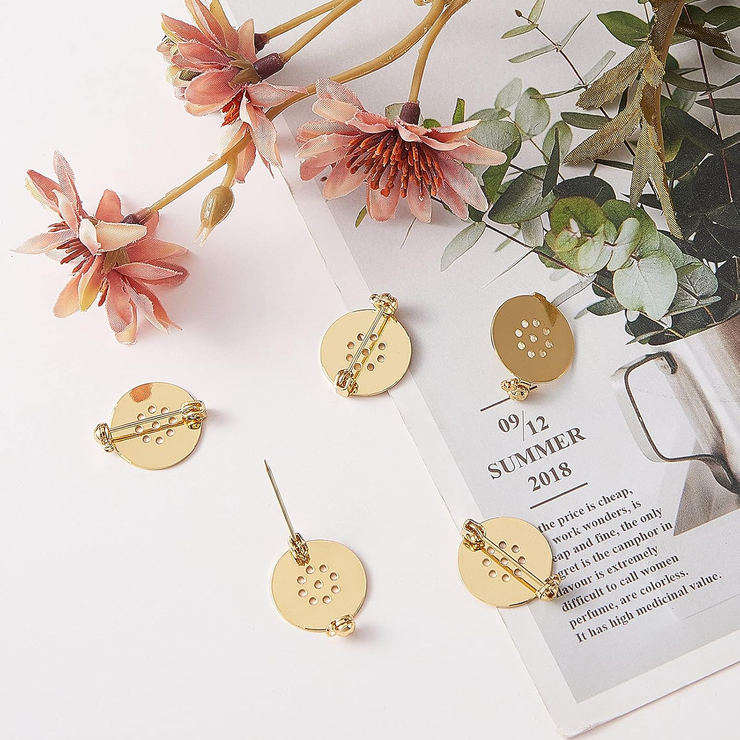 LiQunSweet 50 Pcs Brass Disc Base Settings Brooch Back Pad Bezel Blank Cabochon Trays Safety Pins Round Real Gold Plated Brooches for DIY Jewelry Accessories Badge Corsage - 18mm(0.7")