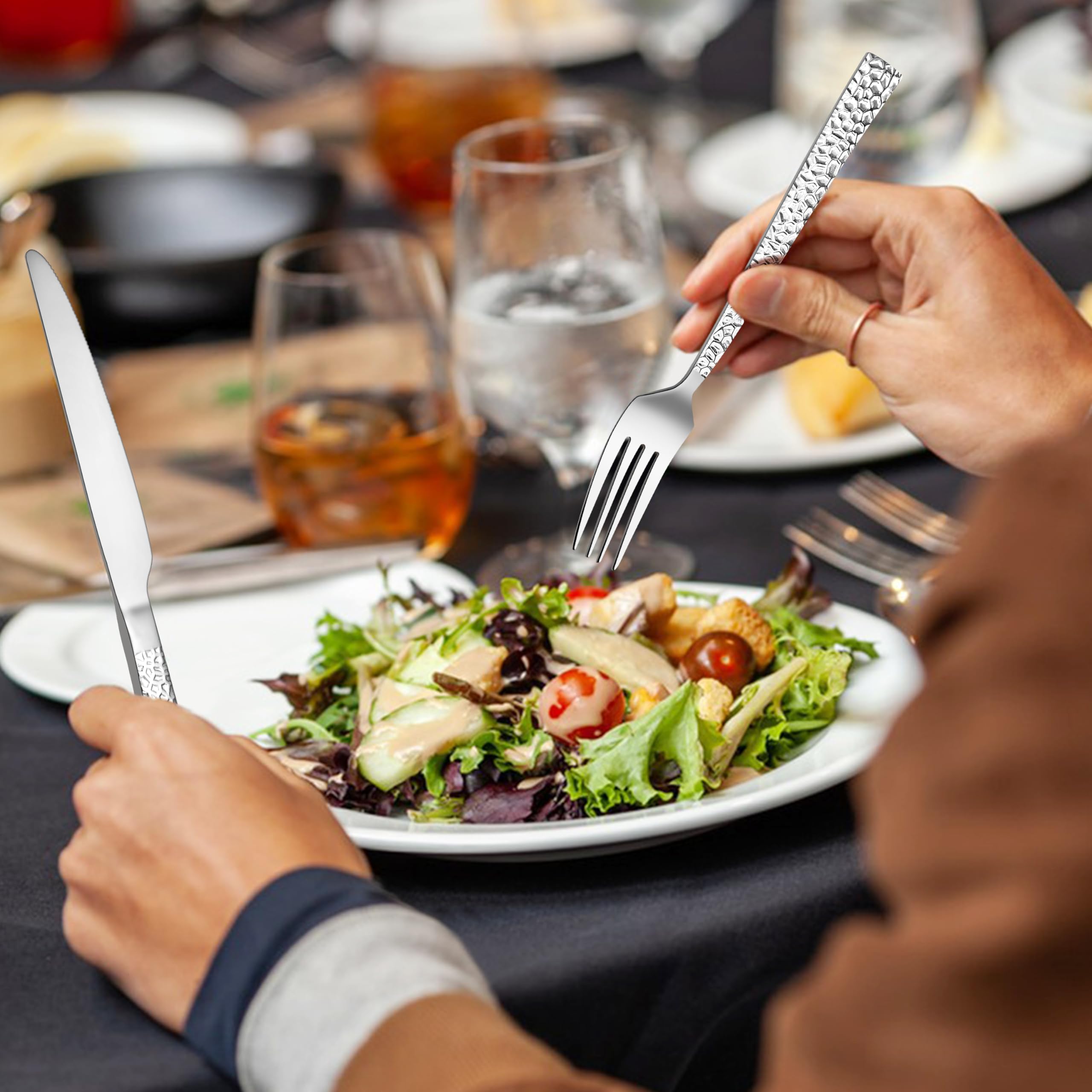 HaWare Couverts à steak pour 12 personnes, 24 pièces, couteau et fourchette de table en acier inoxydable, couteau et fourchette avec poignée marteau pour steak/pizza, passe au lave-vaisselle