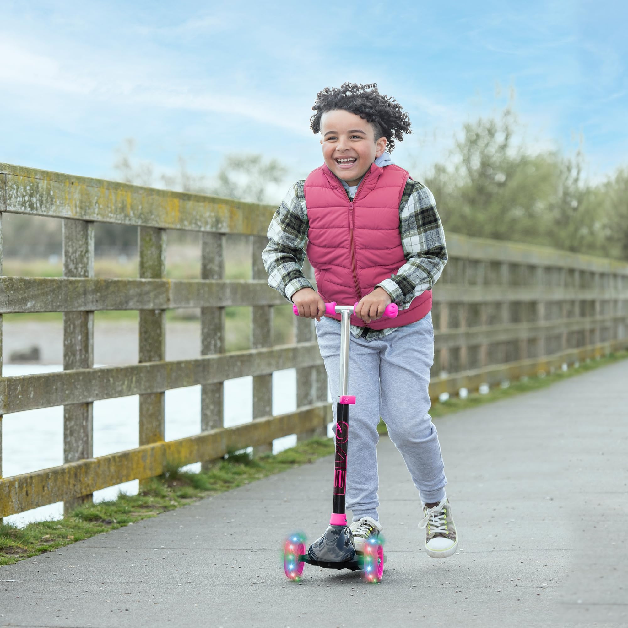 EVO Eclipse - Patinete iluminado de 3 ruedas | Patinete de empuje para niños con altura de mango ajustable | Scooter de altura de mango ajustable para niños y niñas | Patinete para niños de 3 a 12