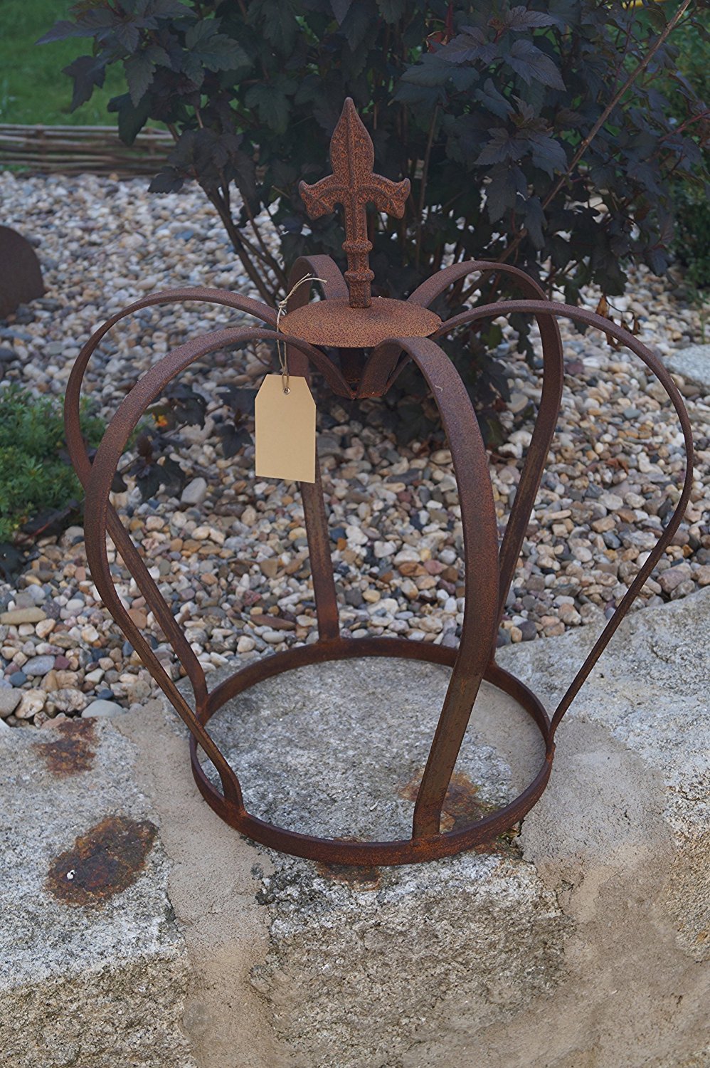Couronne bombée en métal patiné avec dentelle de lys 54 x 50 cm Décoration de jardin
