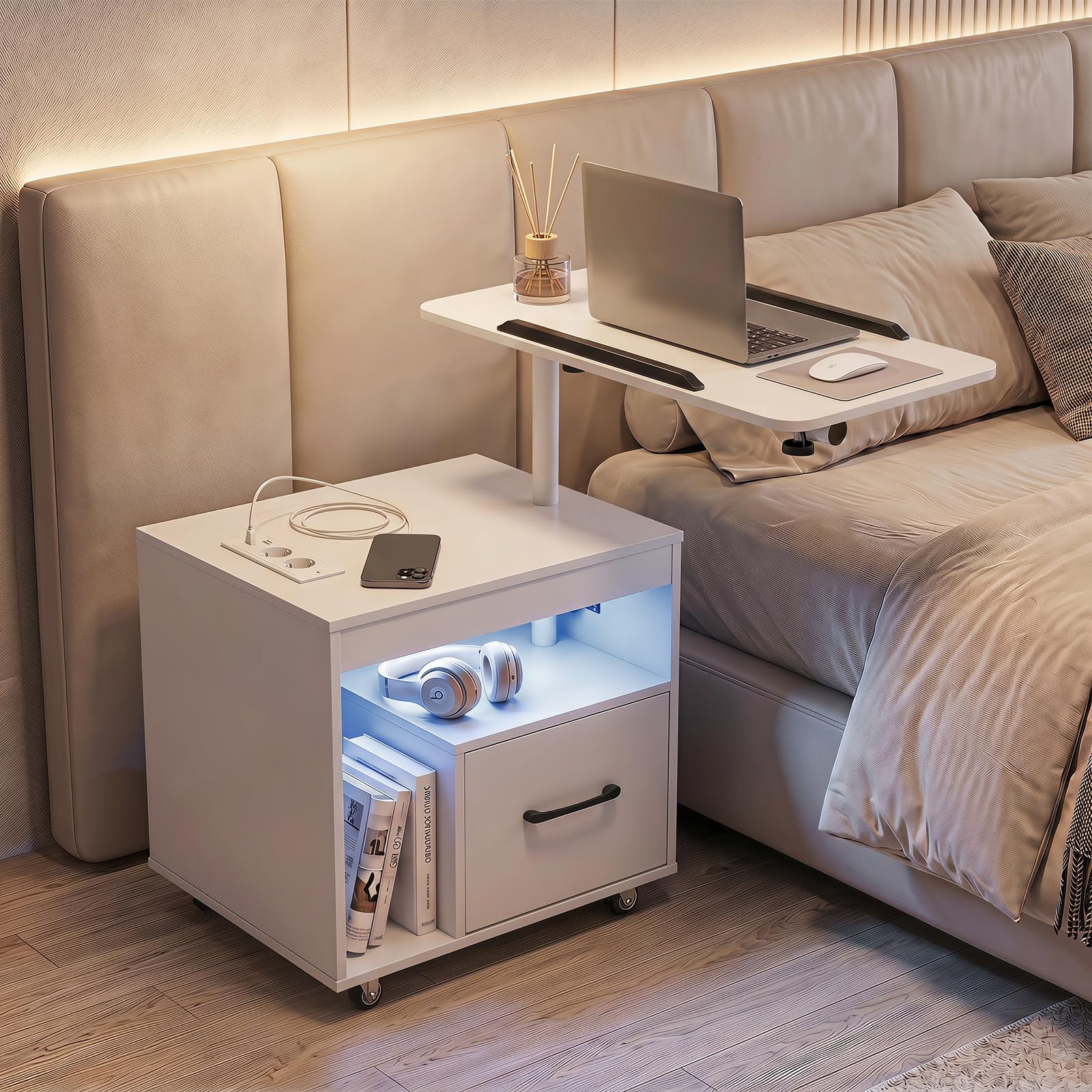 COSTWAY Comodino Camera da Letto con Piano Ribaltabile Girevole (Bianco,1) | con 4 Ruote, Luci LED, Cassetto e Stazione di Ricarica, Comodino Salvaspazio in Legno per Soggiorno, 60 x 40 x 74 cm