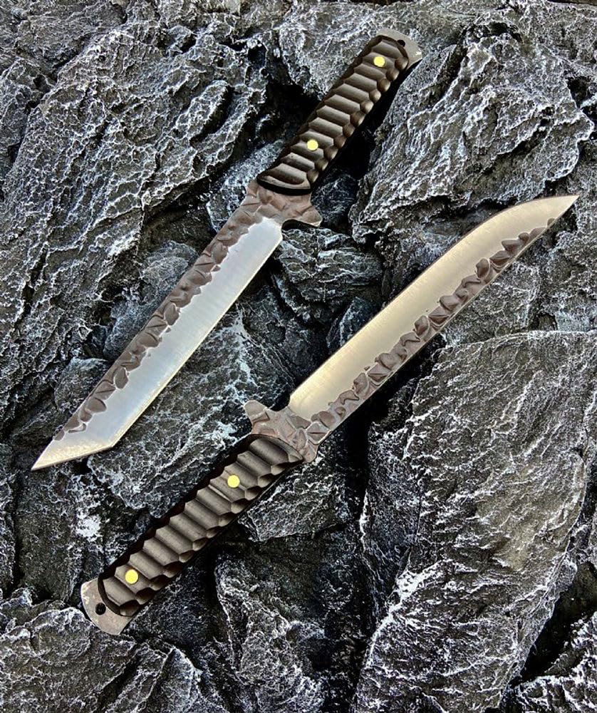 Generico TEERMA ZS2 Forgiatura integrata fixed blade Coltello multiuso, Utilizzato principalmente per campeggio, caccia, pesca, esplorazione della giungla, escursionismo（Consegna casuale degli stili）