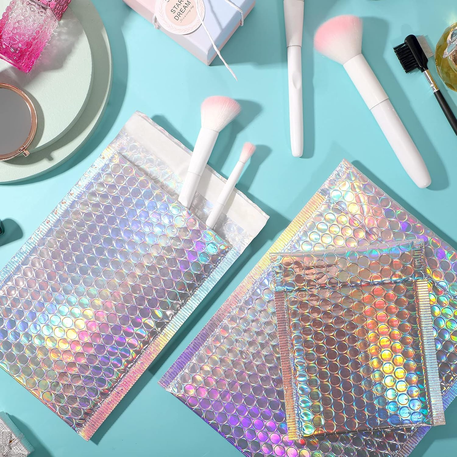 50 piezas metálicas acolchadas de burbujas para envío, sobres holográficos, sobres acolchados con purpurina, cierre adhesivo, bolsas de envío, 3 tamaños