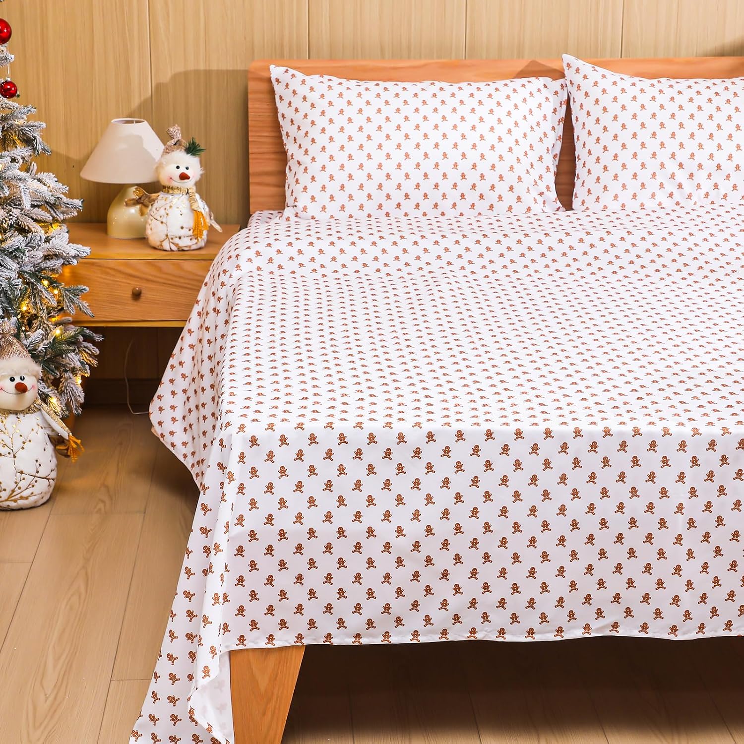 Newwiee 4 Pcs Queen Christmas Gingerbread Cookie Sheet Set Holiday Xmas Gingerbread Bedding Set Comfy Festive Winter Twin Bed Christmas Sheets for Queen Size Bed Women Men