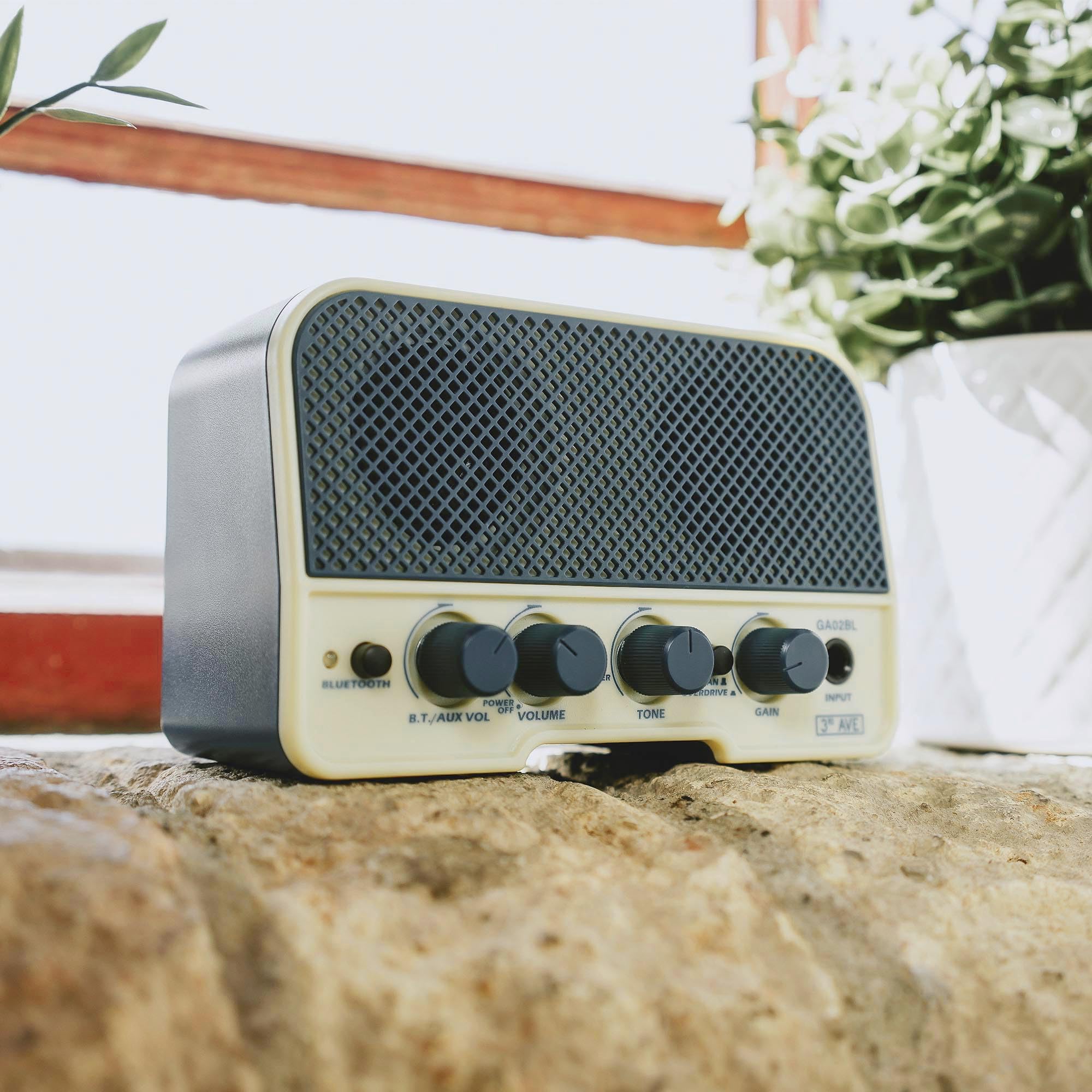 3Rd Avenue Mini Guitar Amplifier/Bluetooth Speaker
