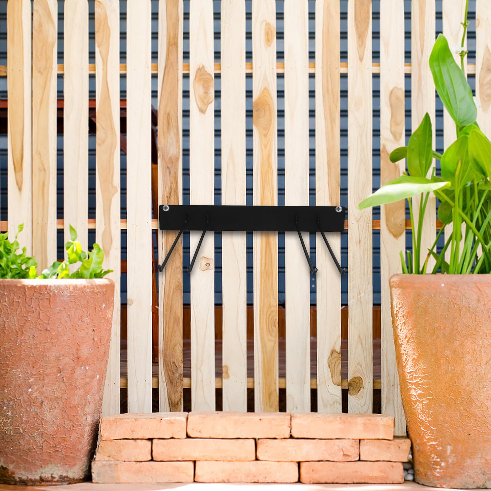 SHOWERORO Organizador de Herramientas de Jardín de Metal Resistente Soporte de Pared para Palas Rastrillos y Escobas Estantería Duradera para Garaje y Exterior Fácil Instalación Ahorro de