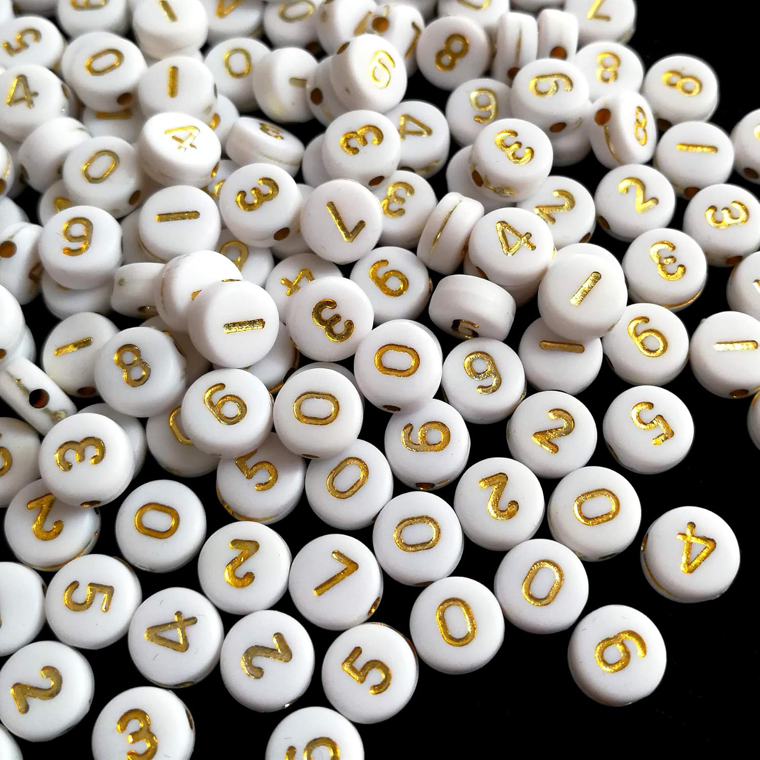 Amaney 500pcs White Acrylic Gold Number Beads 7x4mm Mixed Number Letter Beads Acrylic Plastic Round Shape Loose Beads
