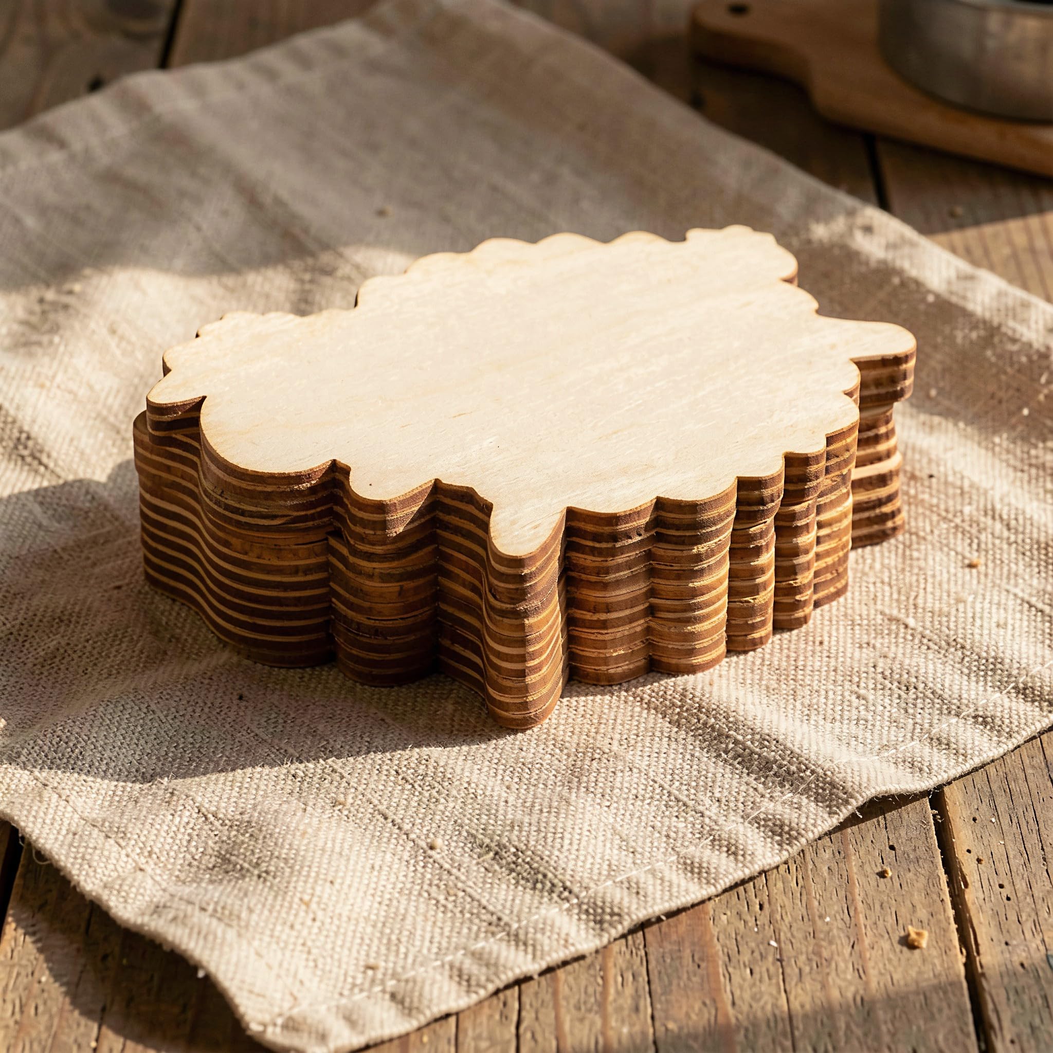 Lurrose 60 piezas de recortes de madera sin acabado con forma de oveja,