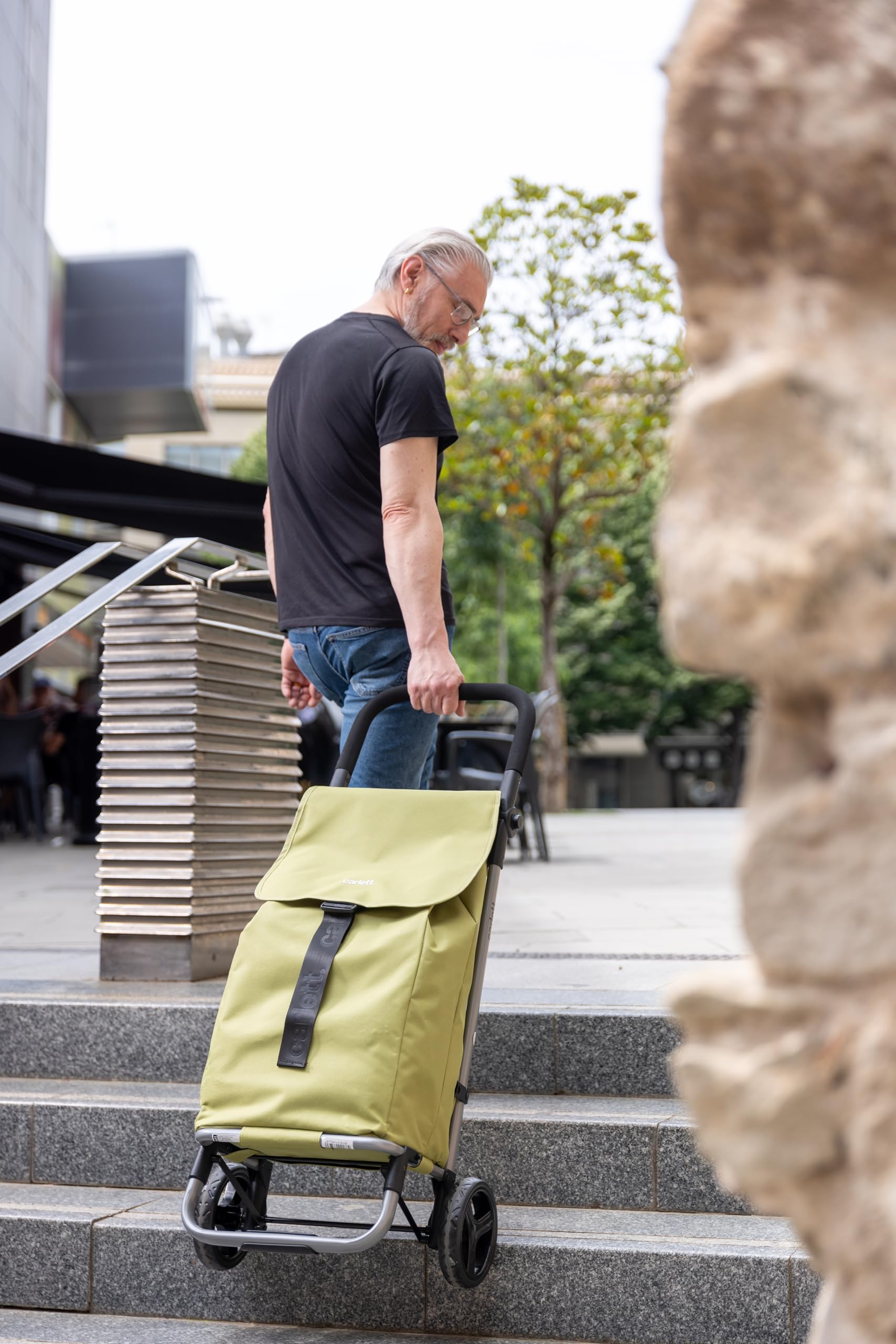 Carlett Carro de la Compra 4 Ruedas Plegable con Bolsa Extensible y Extraíble 60L/25 kg, Bolsillo Posterior, Manillar Regulable, Ligero y Resistente, Lite Style, Color Negro