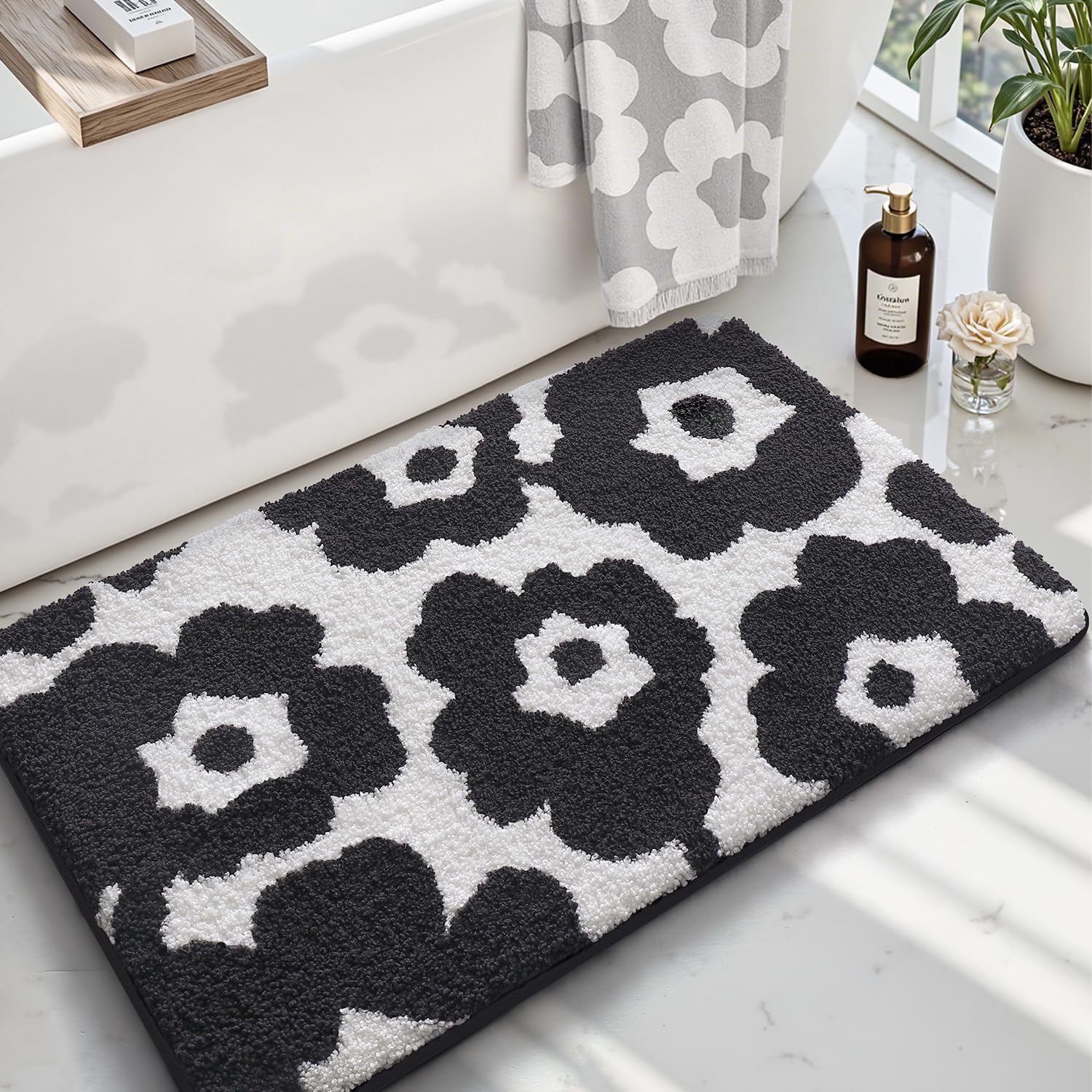 LUMI Bathroom Rugs Cute Floral Design, Soft Absorbent Microfiber Bath Mat Non-Slip, Machine Washable Quick Dry Luxury Rug Flower Black and White for