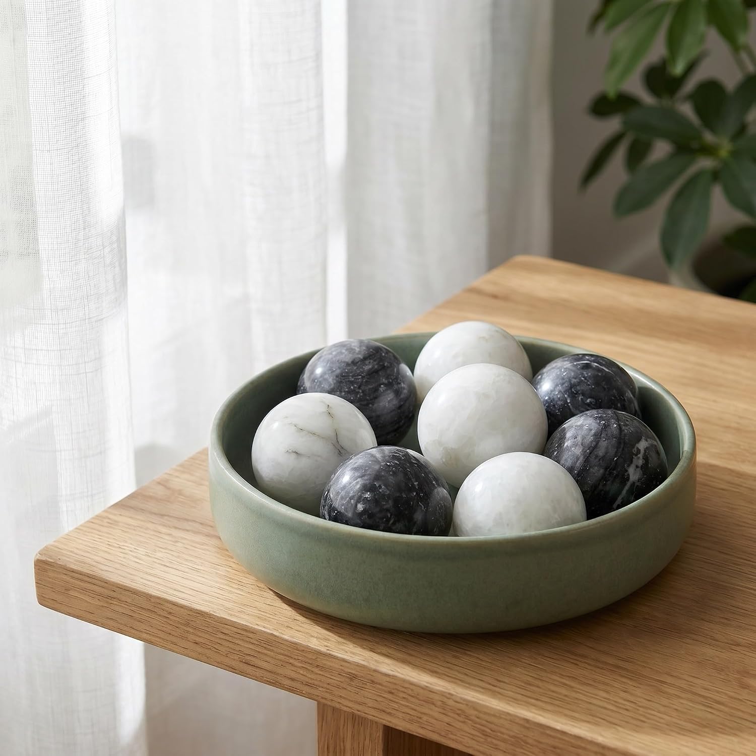 UKCOCO 8pcs 1.4 Inches Natural Decorative Bowl Fillers Small Marble Look Spheres Black & White Set Centerpiece Orbs for Dining Table and Coffee Table Decor
