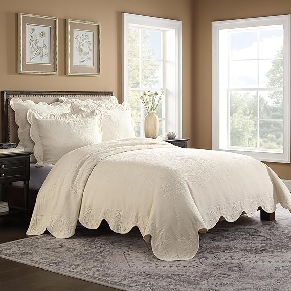Charleston Estate Modern Farmhouse Floral Matelasse Coverlet with Scalloped Edges, 100% Cotton Breathable Bedding, Full/Queen, Ivory Floral