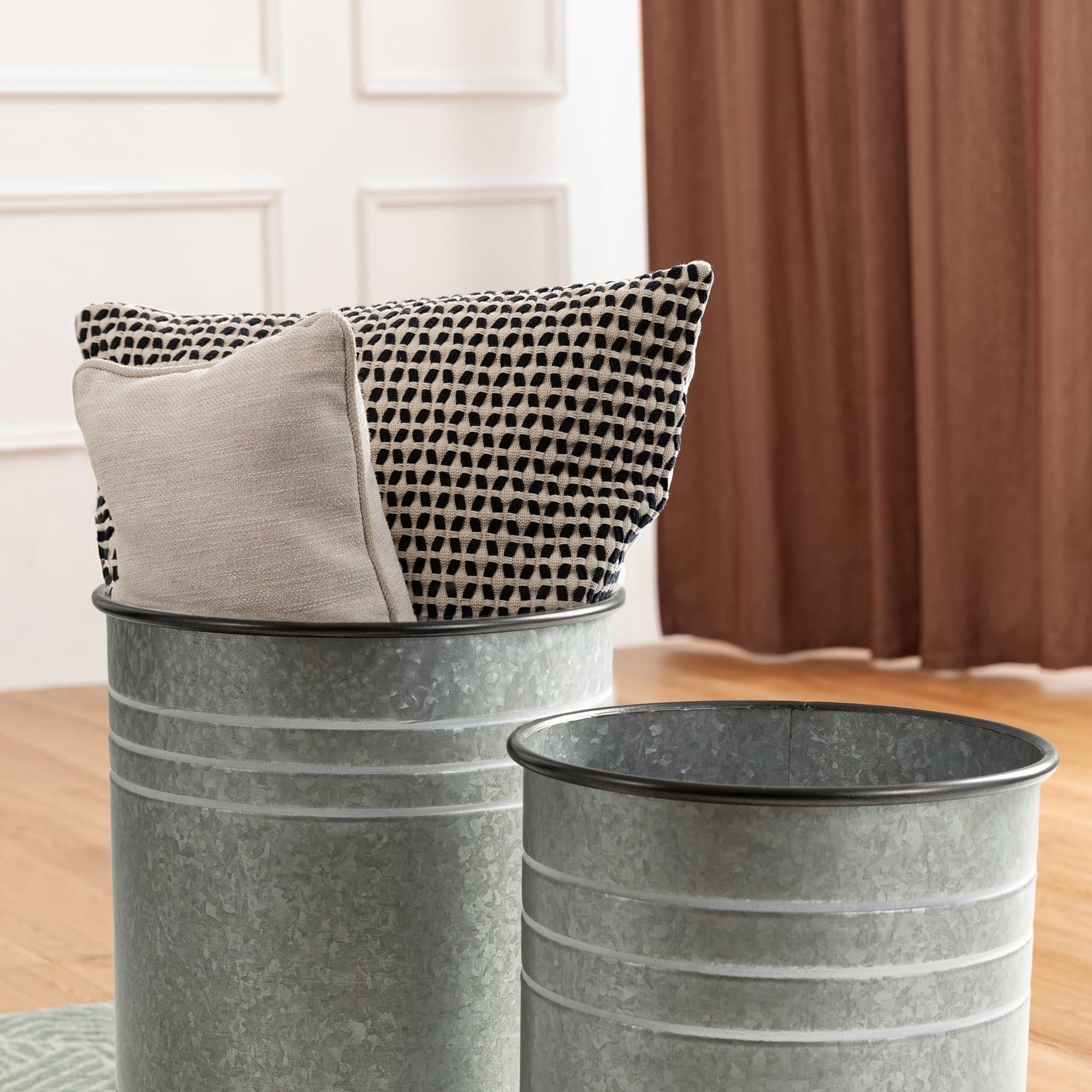 Glitzhome Farmhouse Accent Side Table, Metal Storage Stool Ottoman with Round Lid - Galvanized Coffee Cocktail End Tables Set of 2 for Living Room Bedroom, Grey