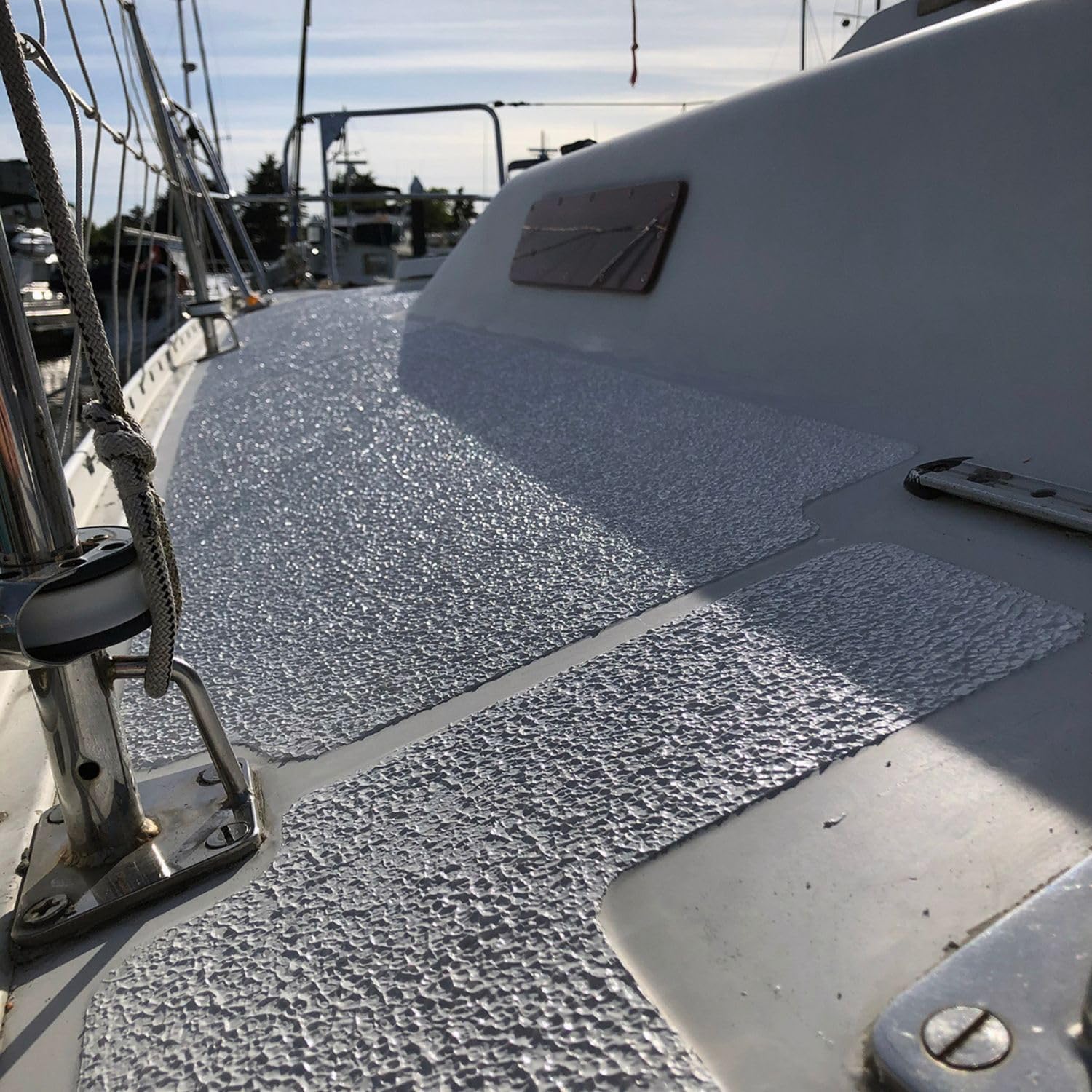 KiwiGrip Non-Skid Coating for Boats, Decks, Ramps or Steps - Black, 1 Liter - Water-Based Acrylic for Wood, Fiberglass, Concrete, Metal - KG-1BK-PR